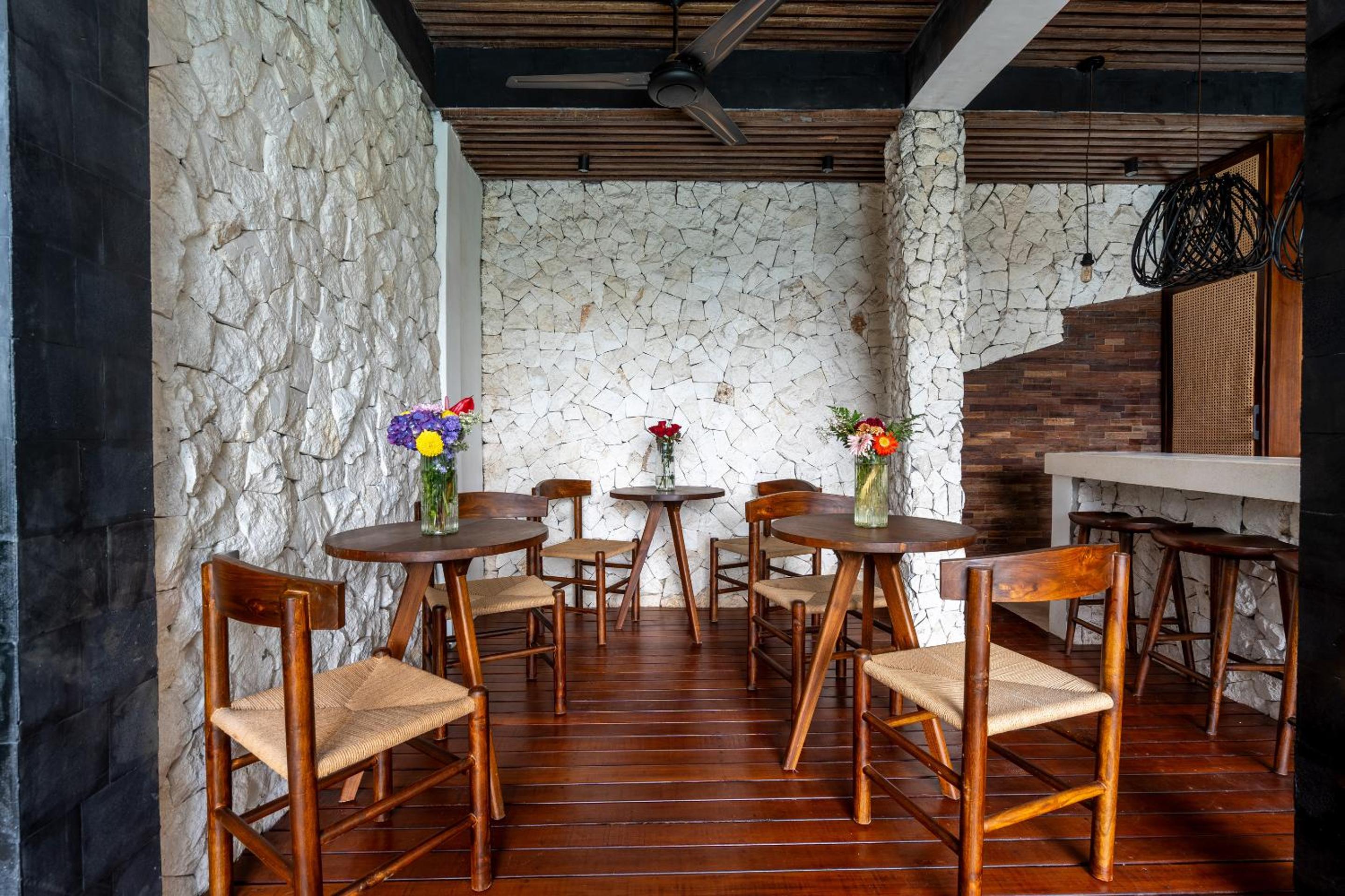 Sebelas Apartments by EVDEkimi - The Residence with Authentic Cafe in Ubud Center