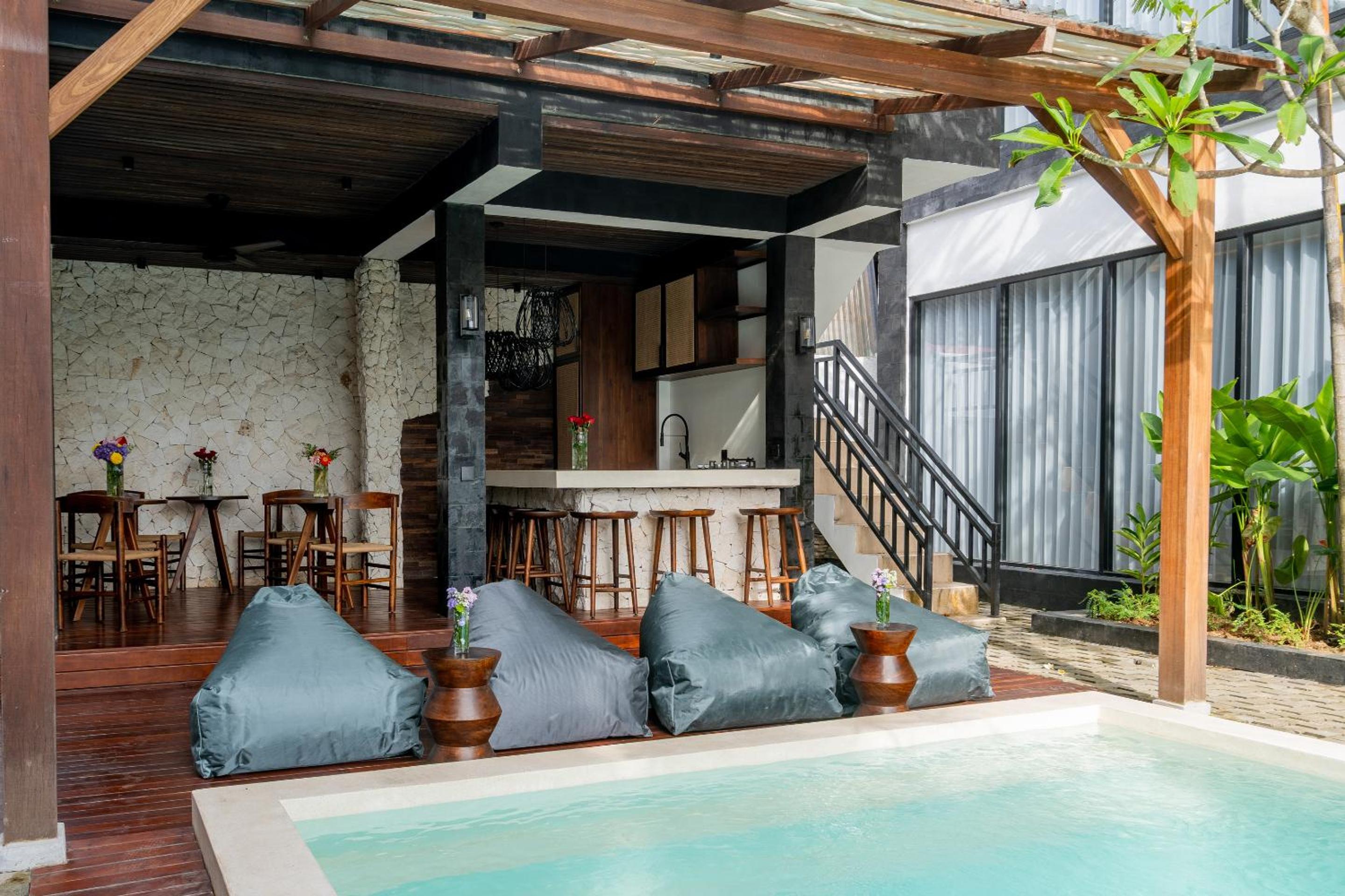 Sebelas Apartments by EVDEkimi - The Residence with Authentic Cafe in Ubud Center