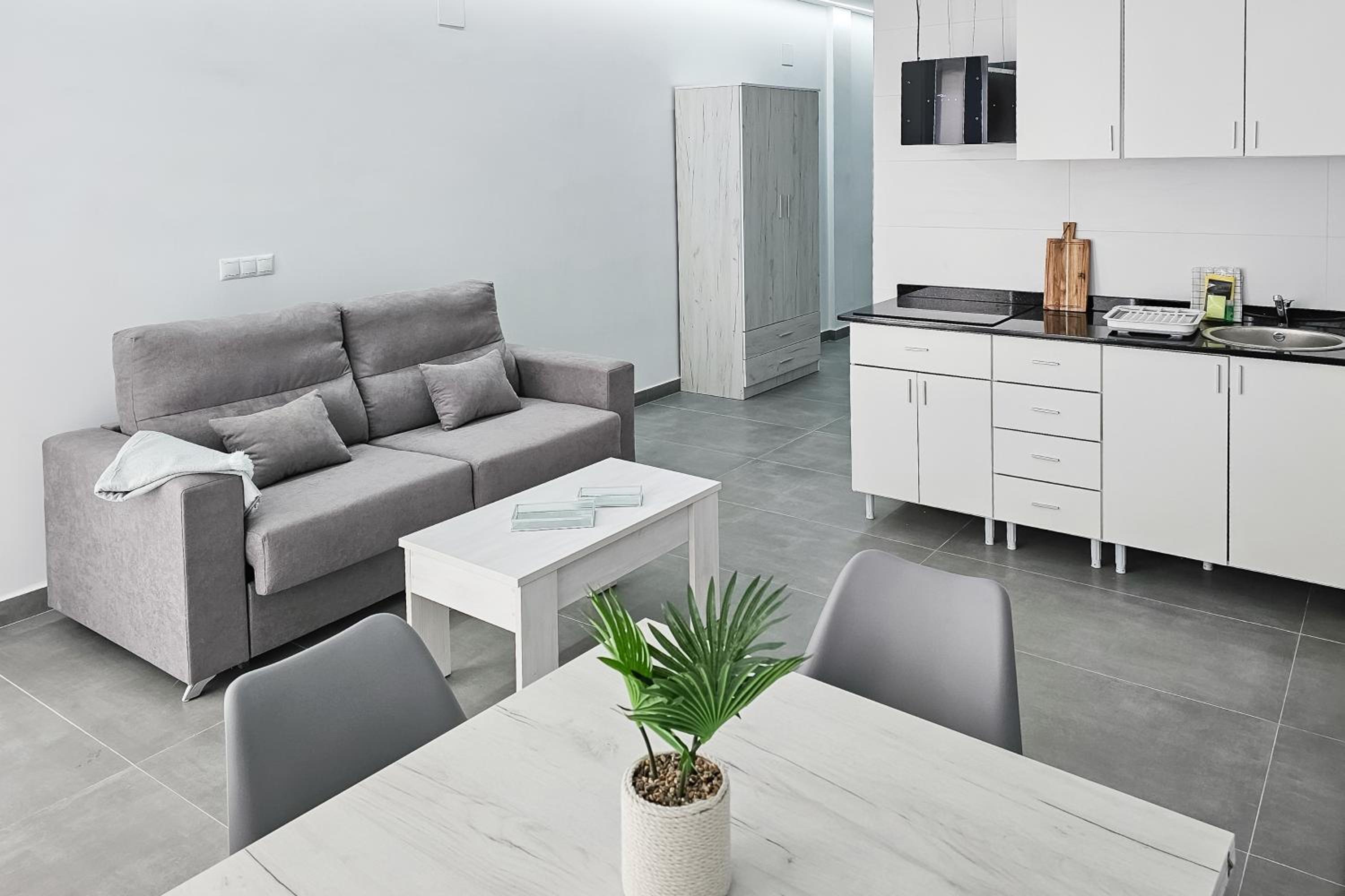 Ro's Lil Suites San Juan Alicante