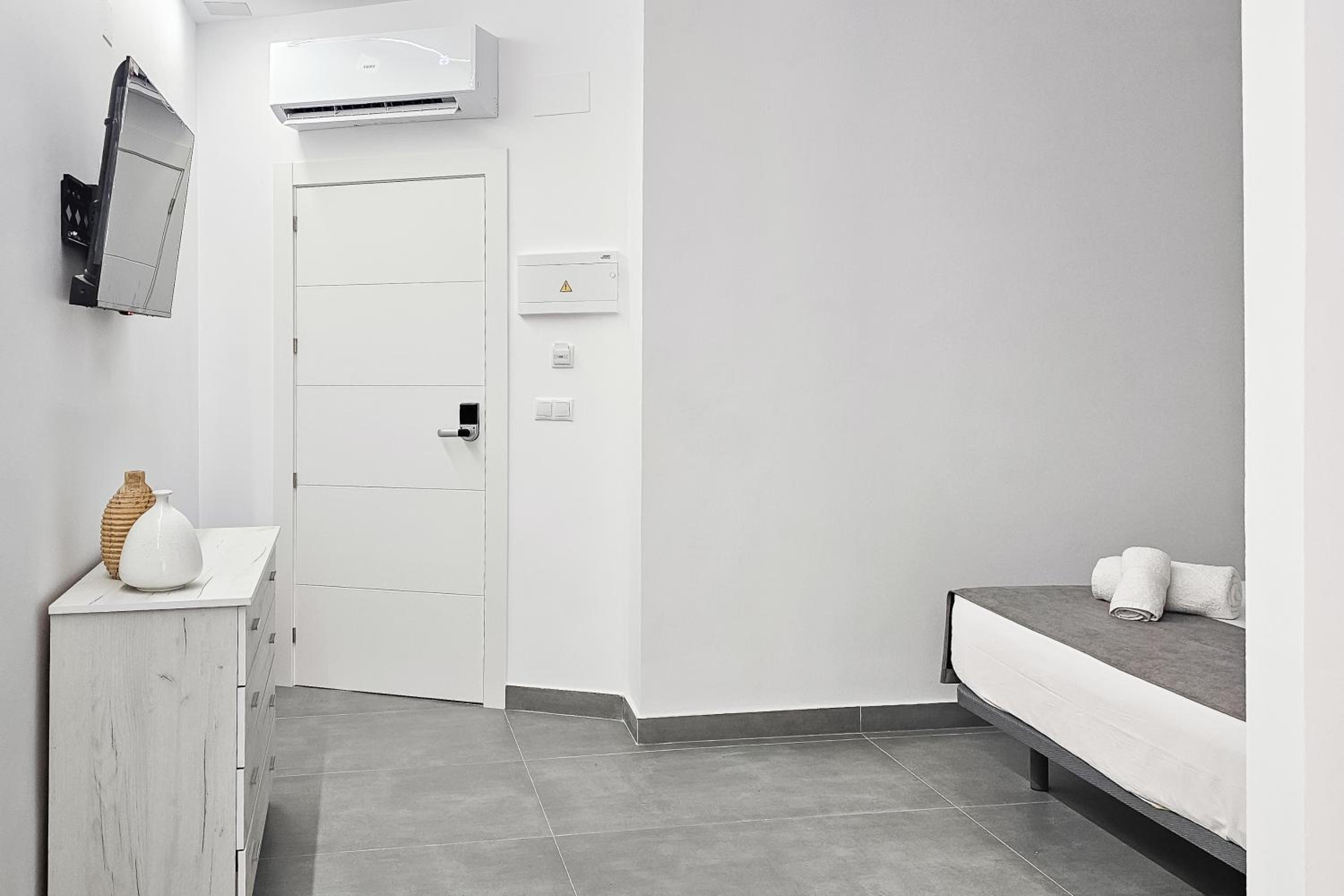 Ro's Lil Suites San Juan Alicante