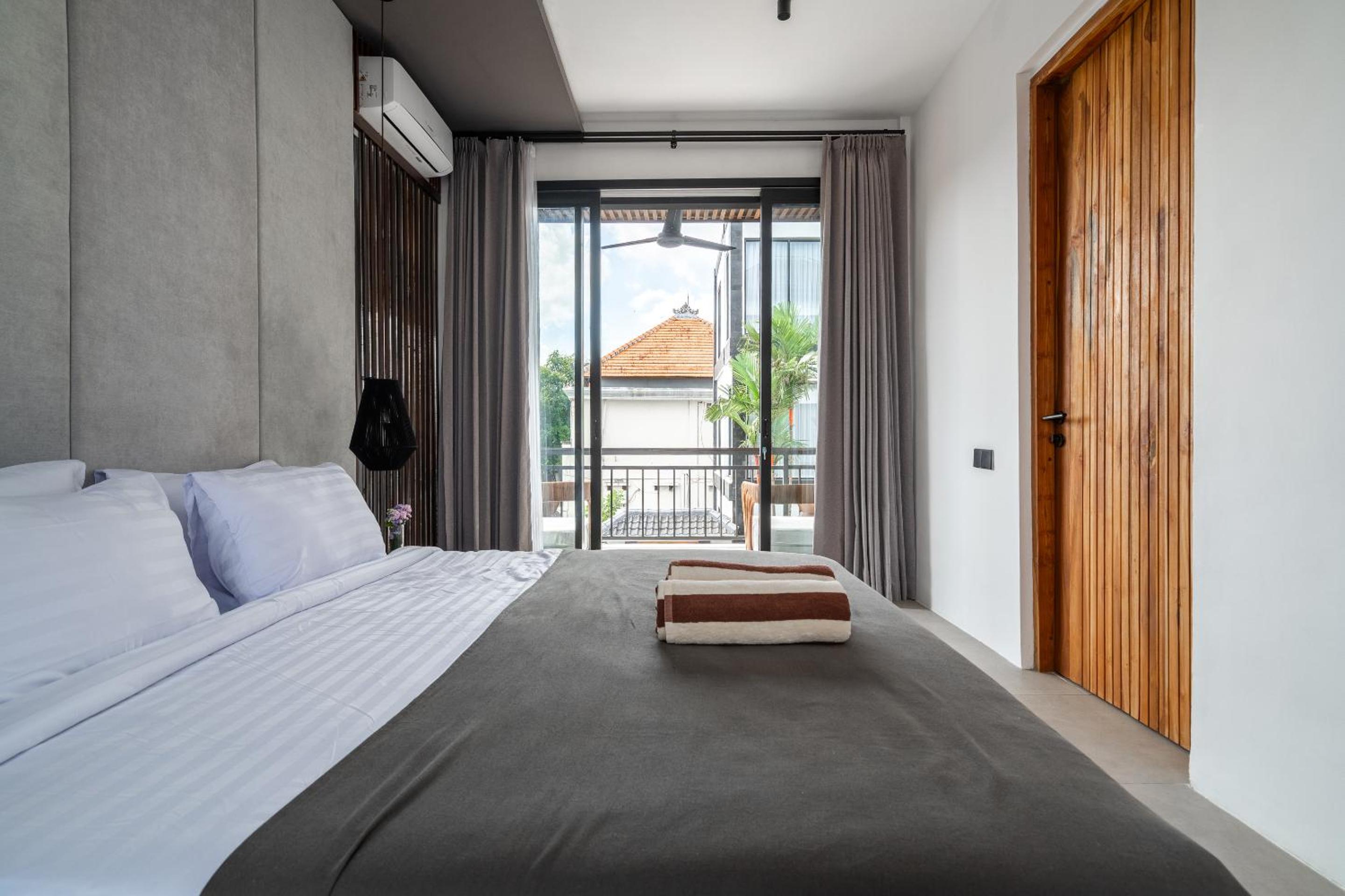 Sebelas Apartments by EVDEkimi - The Residence with Authentic Cafe in Ubud Center