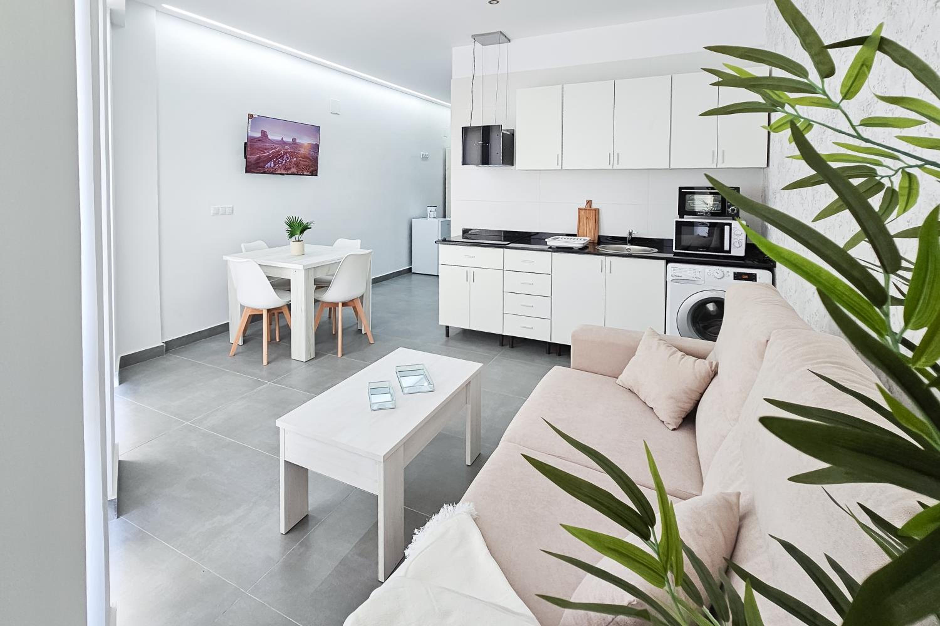 Ro's Lil Suites San Juan Alicante