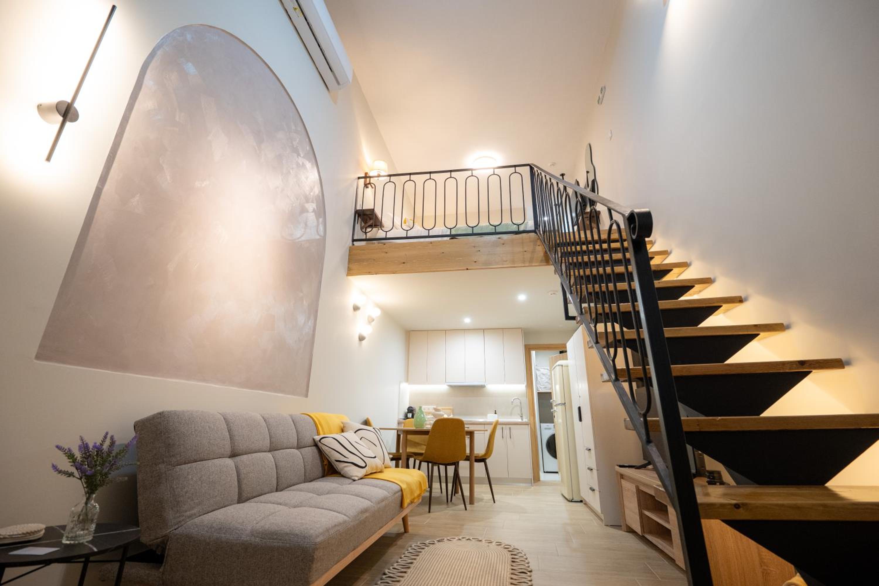 Vayas Residences - Agora