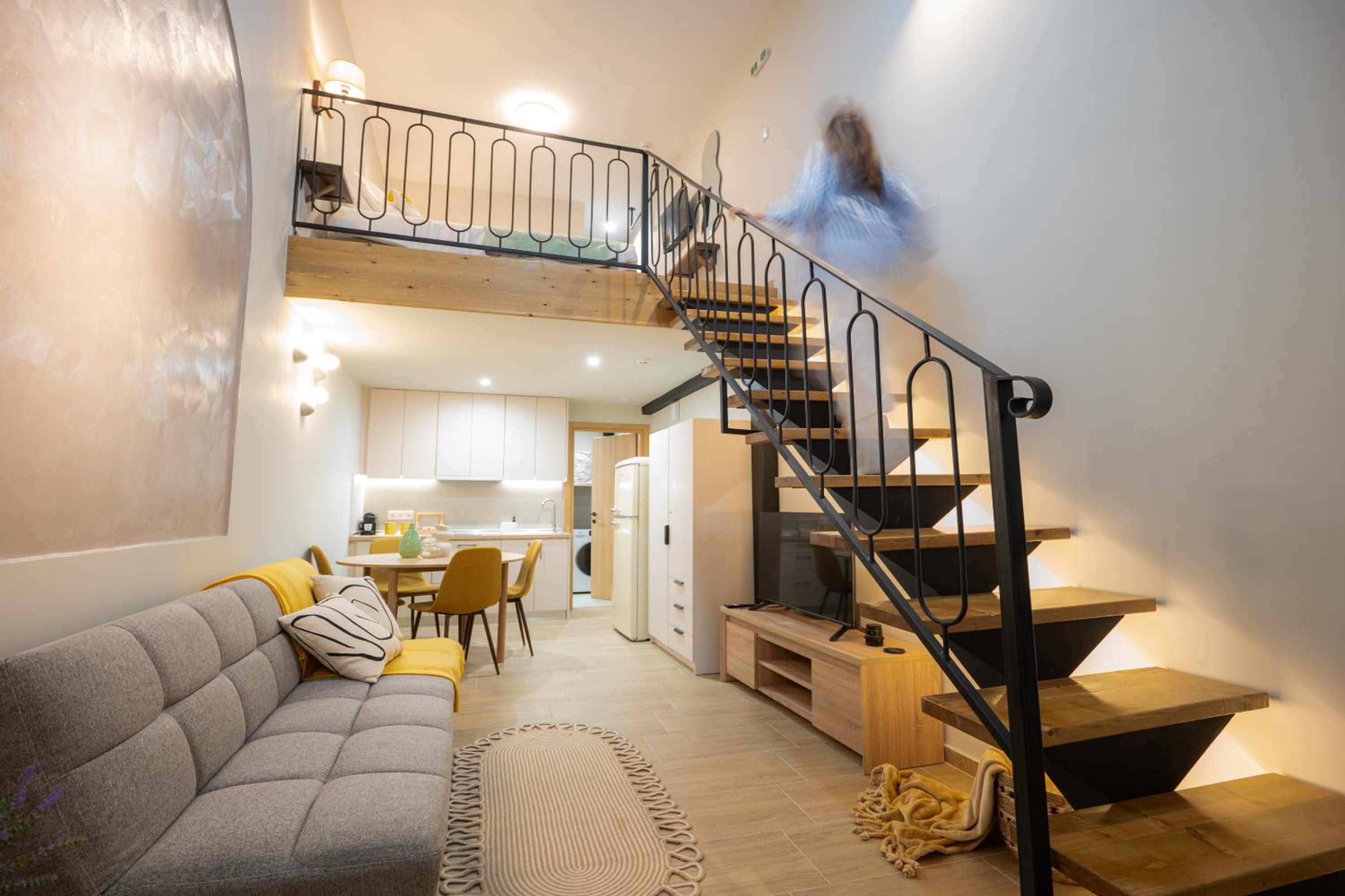 Vayas Residences - Agora