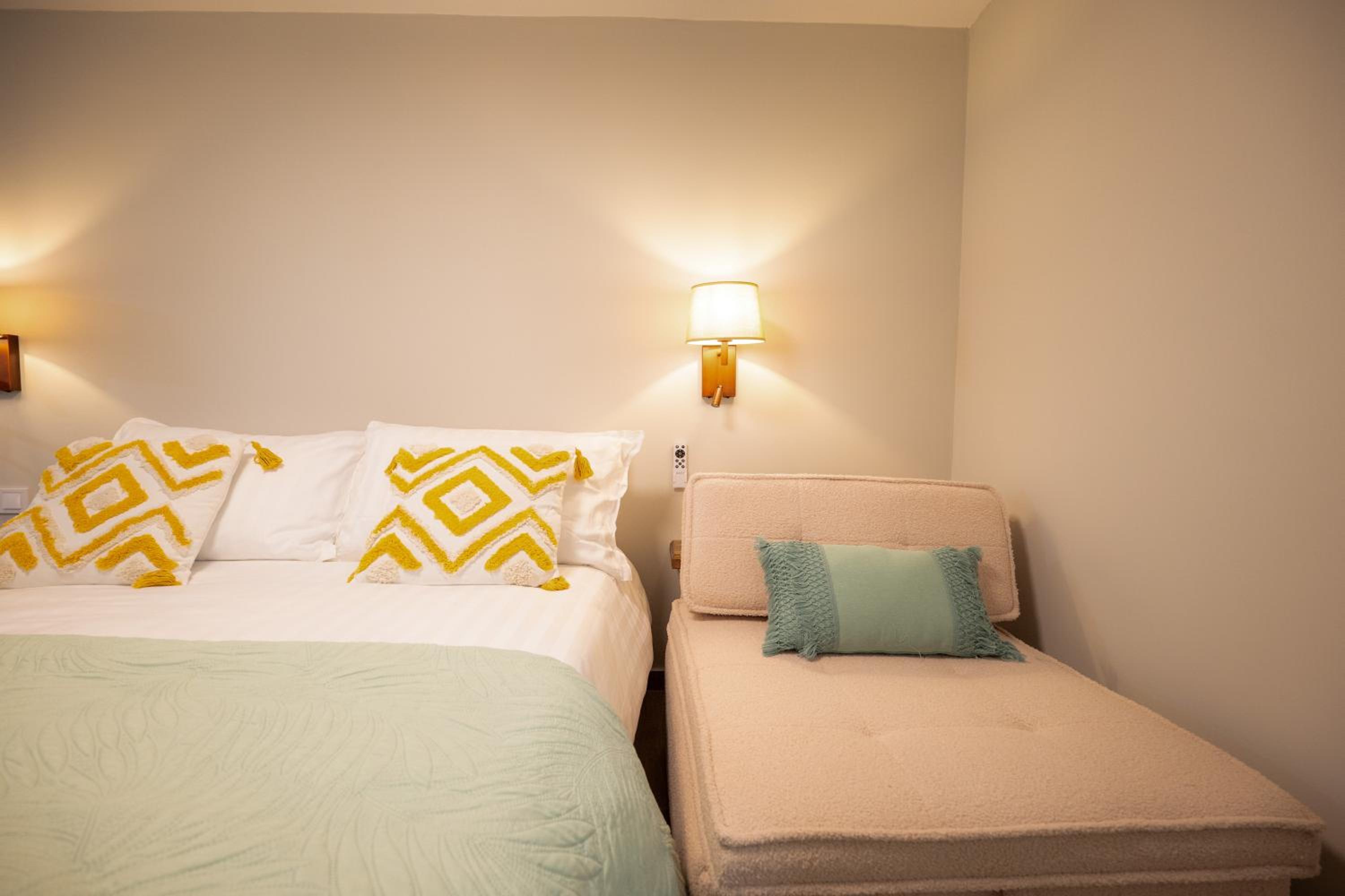 Vayas Residences - Agora