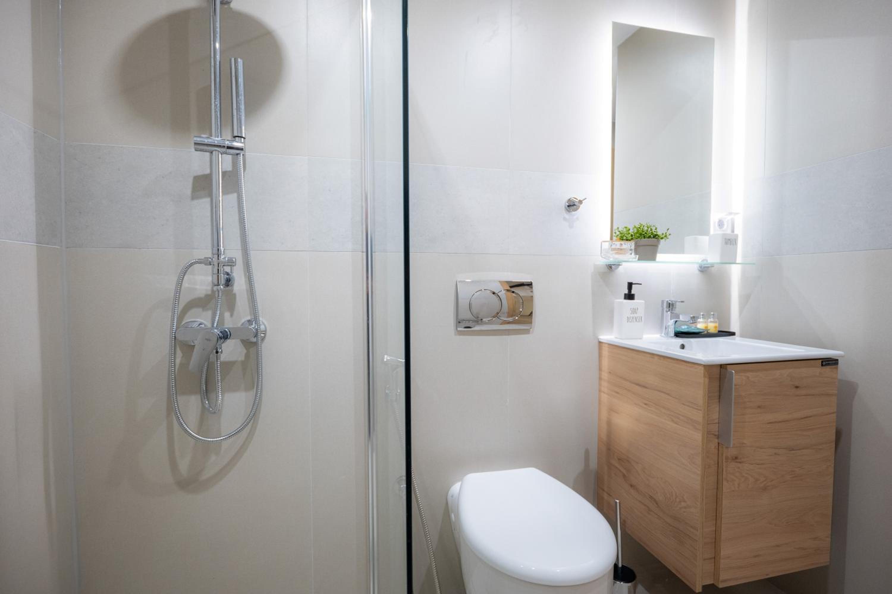Vayas Residences - Agora