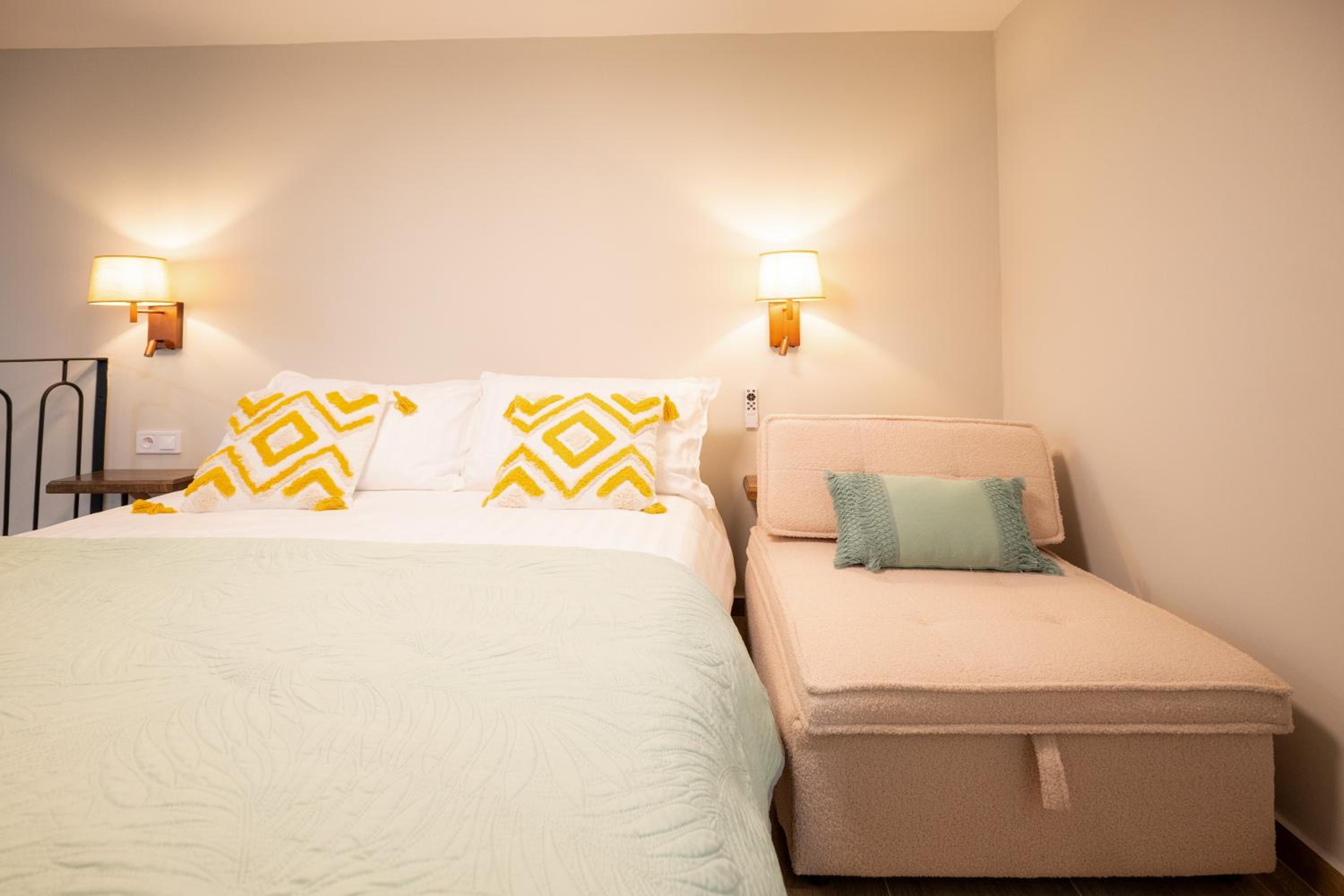 Vayas Residences - Agora