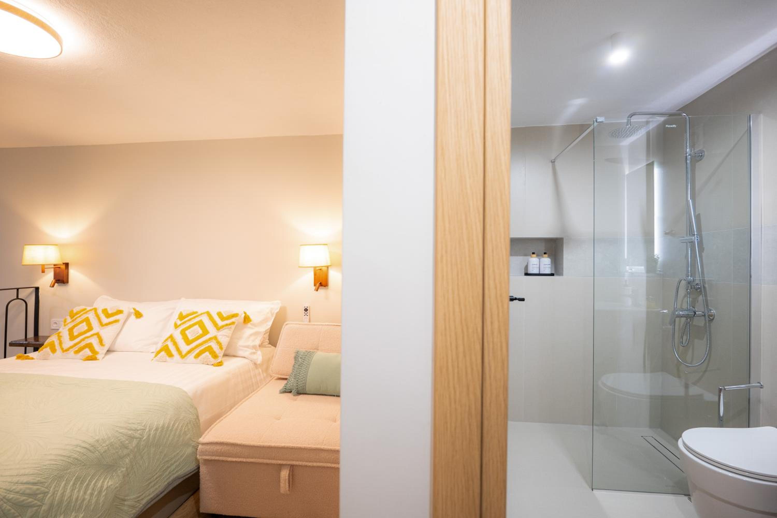 Vayas Residences - Agora