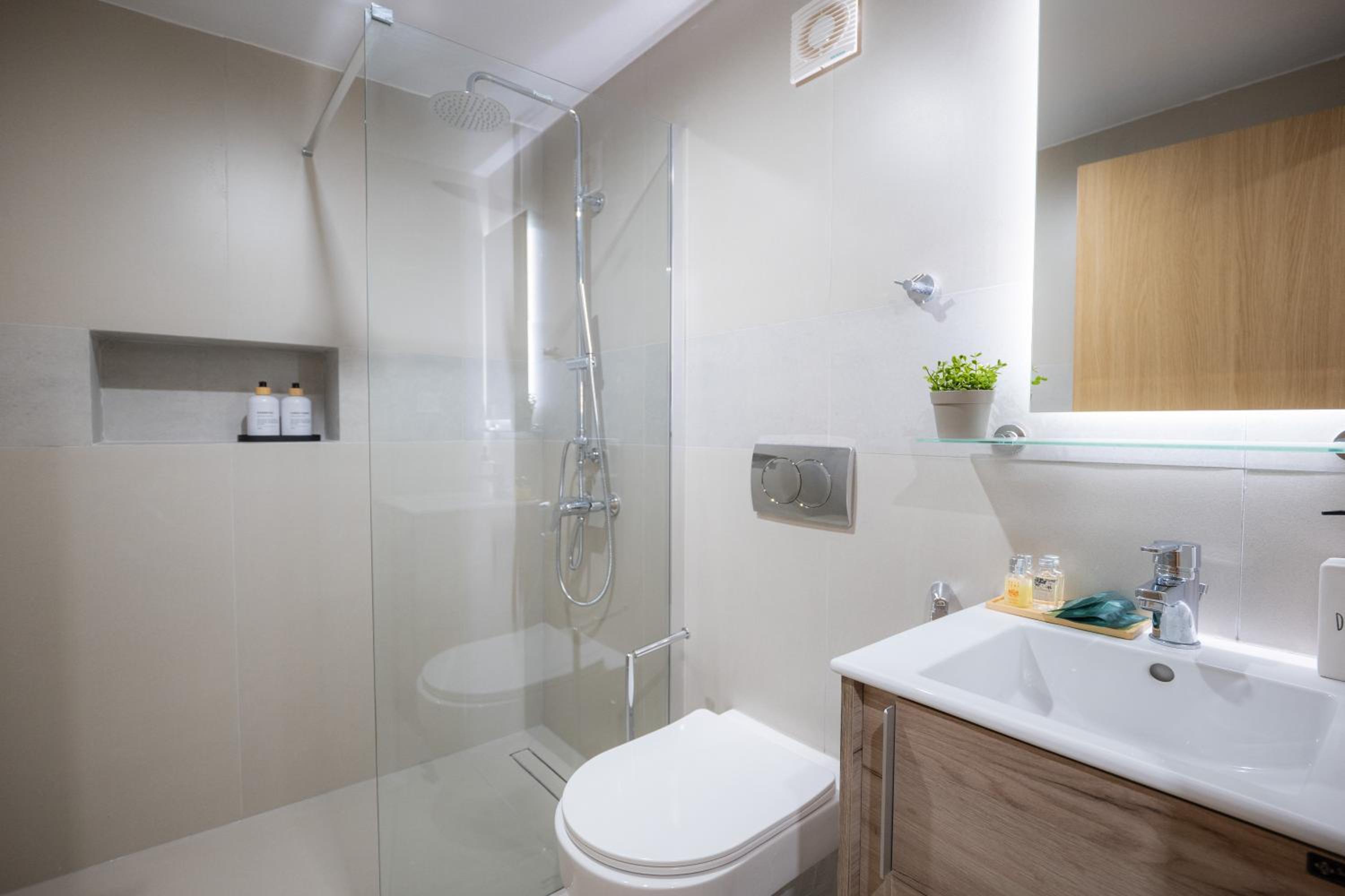 Vayas Residences - Agora