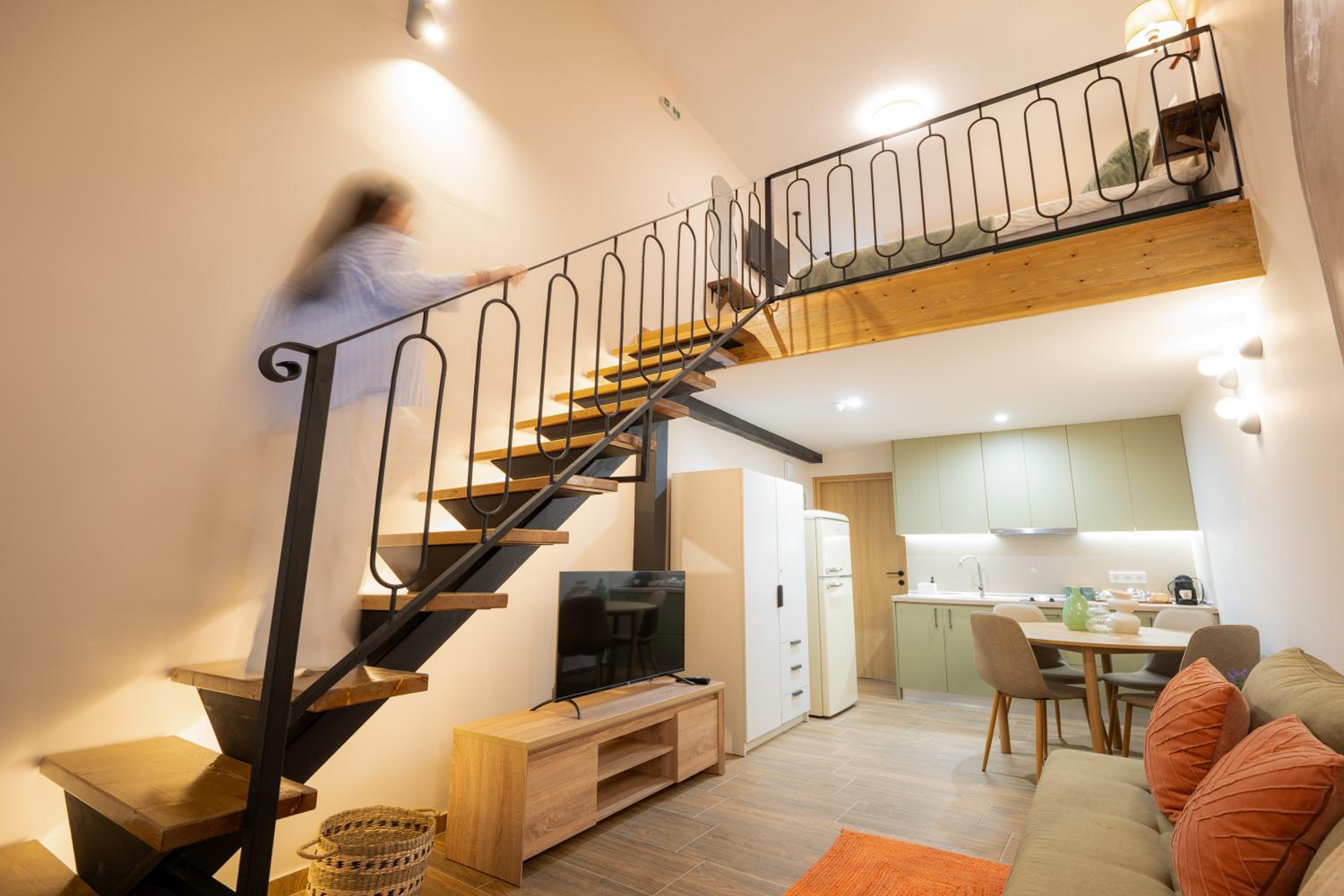Vayas Residences - Agora