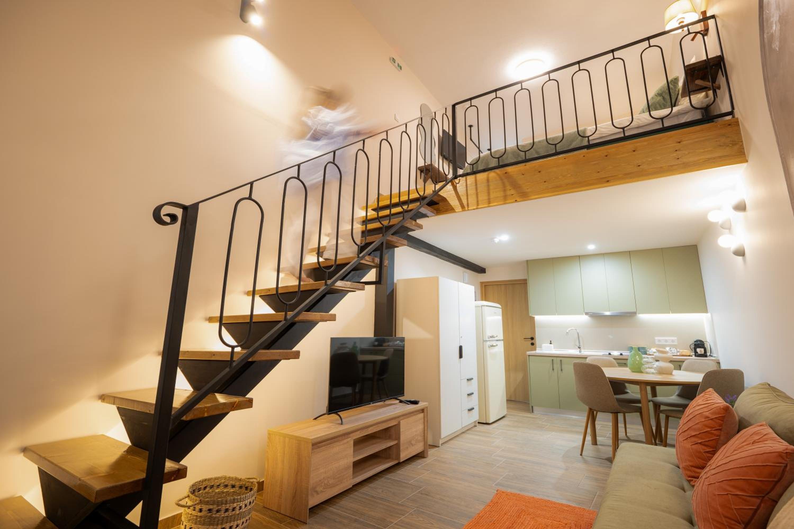 Vayas Residences - Agora
