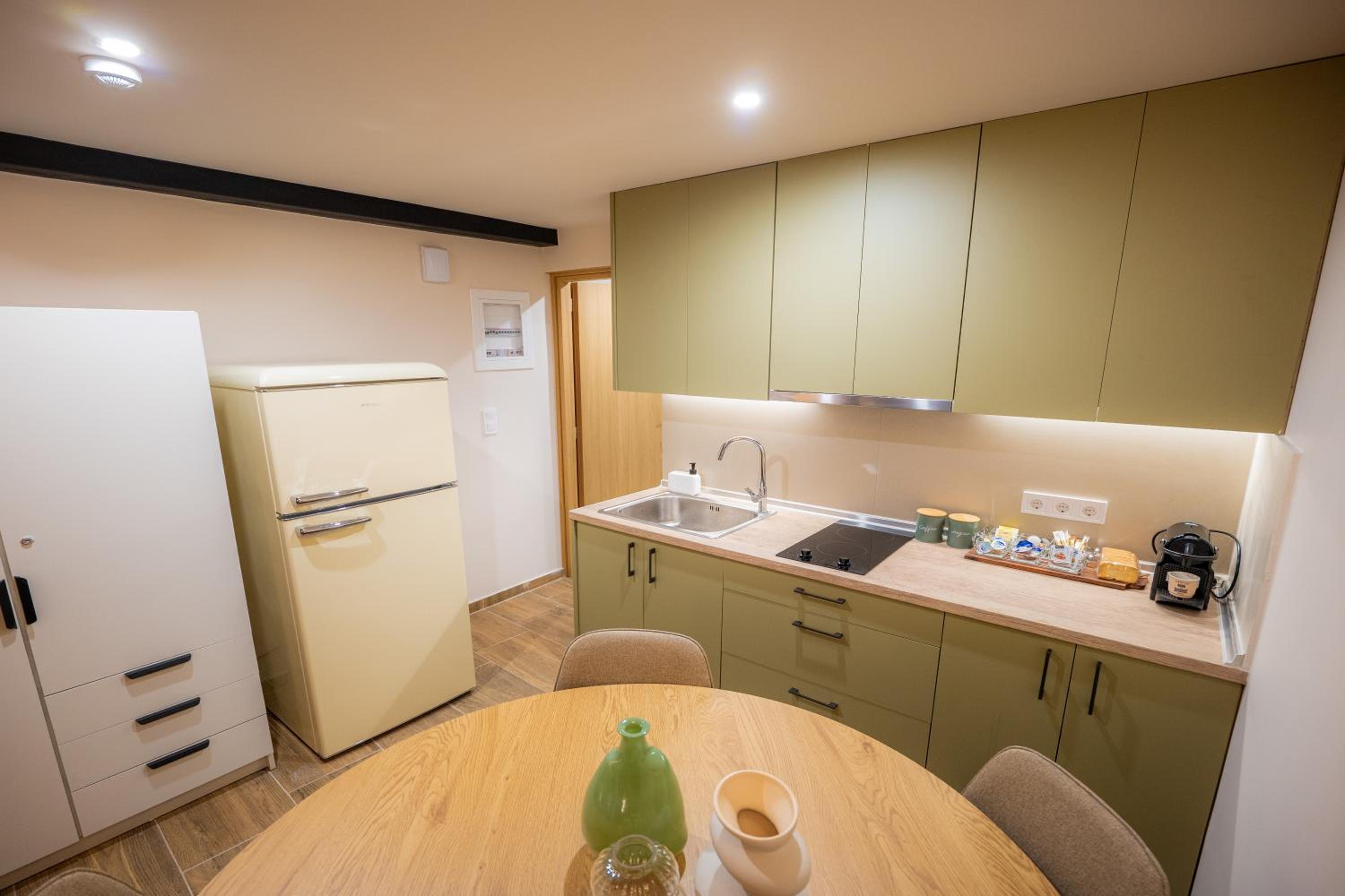 Vayas Residences - Agora
