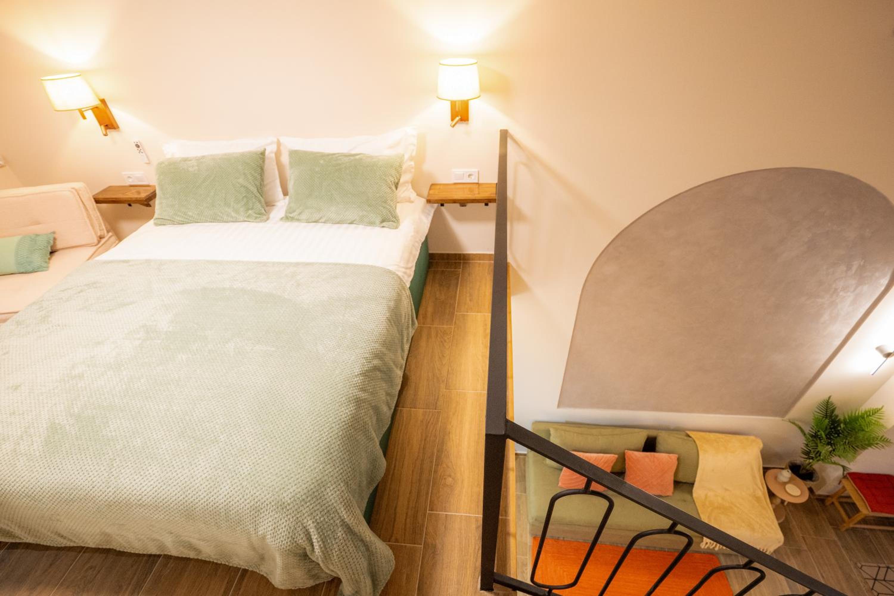 Vayas Residences - Agora