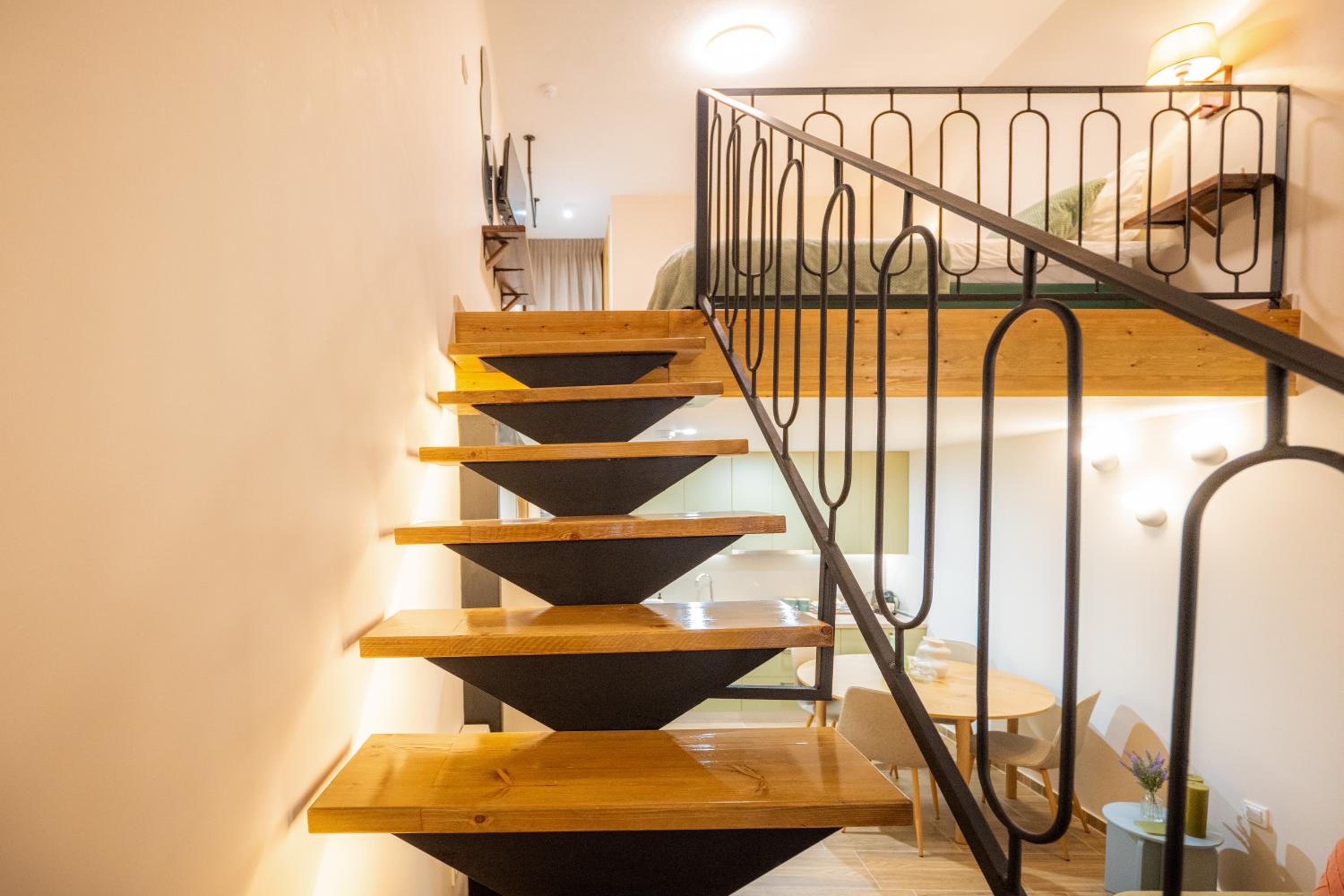 Vayas Residences - Agora