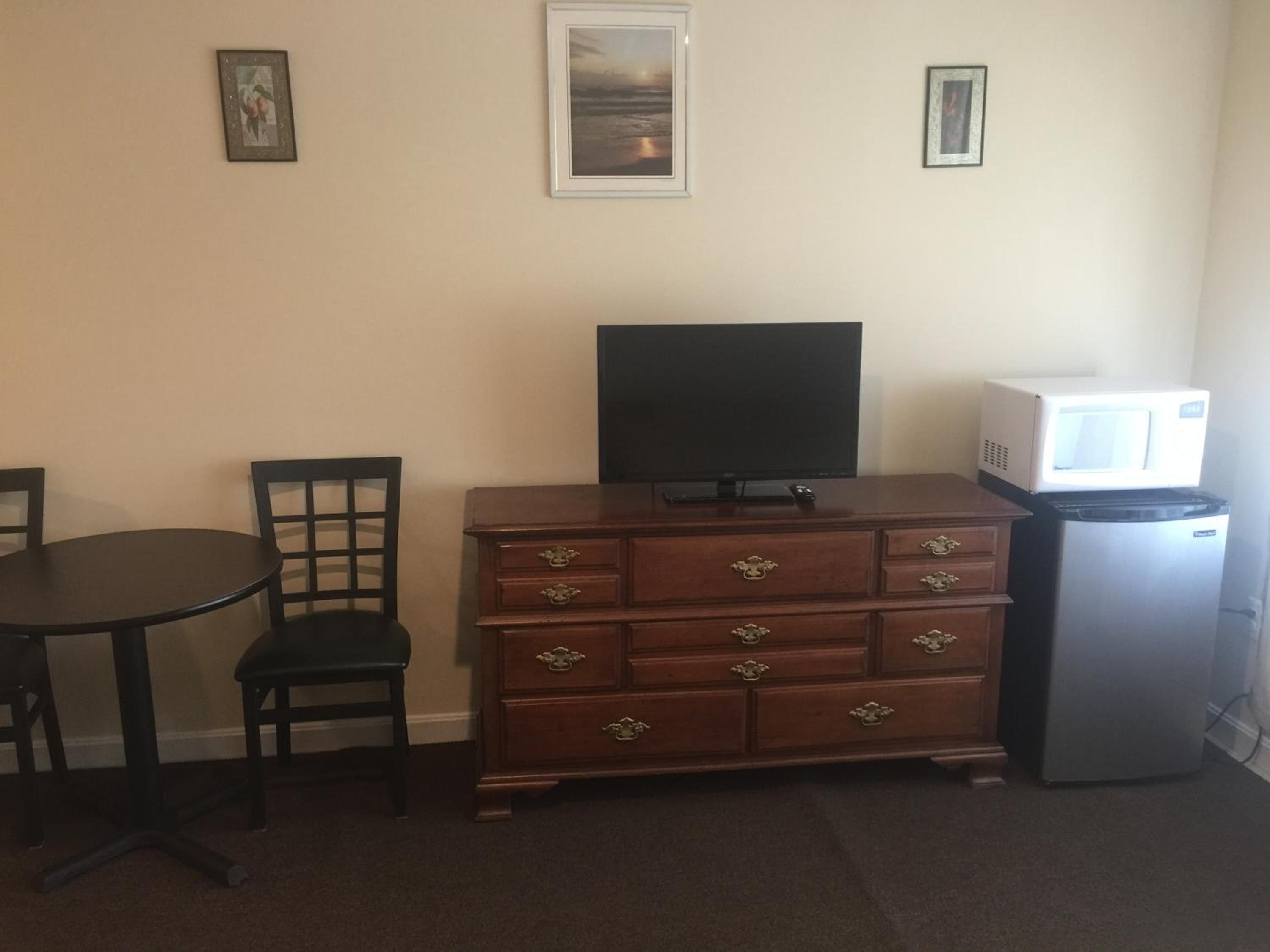 Misquamicut Beach Front Inn