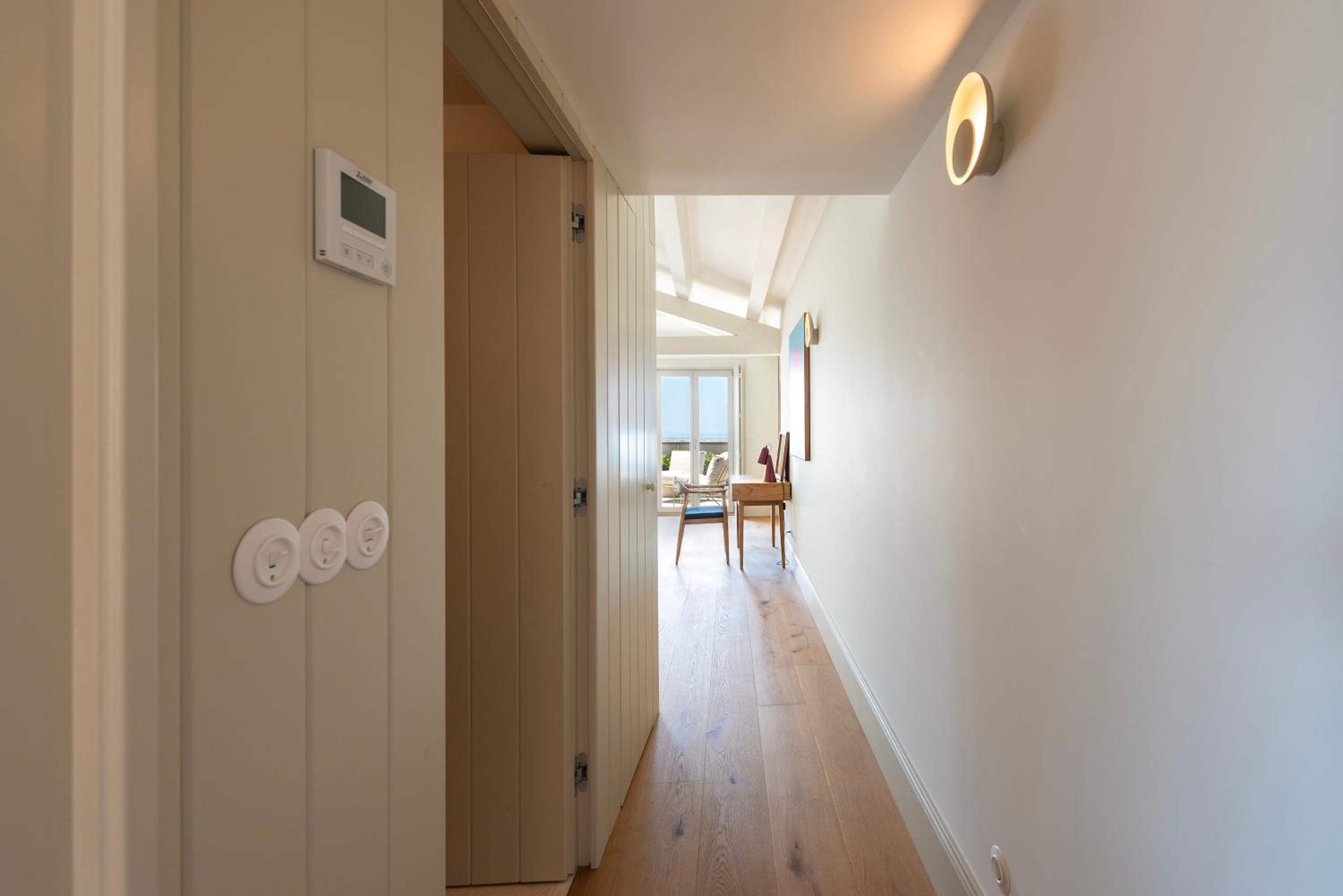 Oceanfront Villa Near Porto Historical Centre