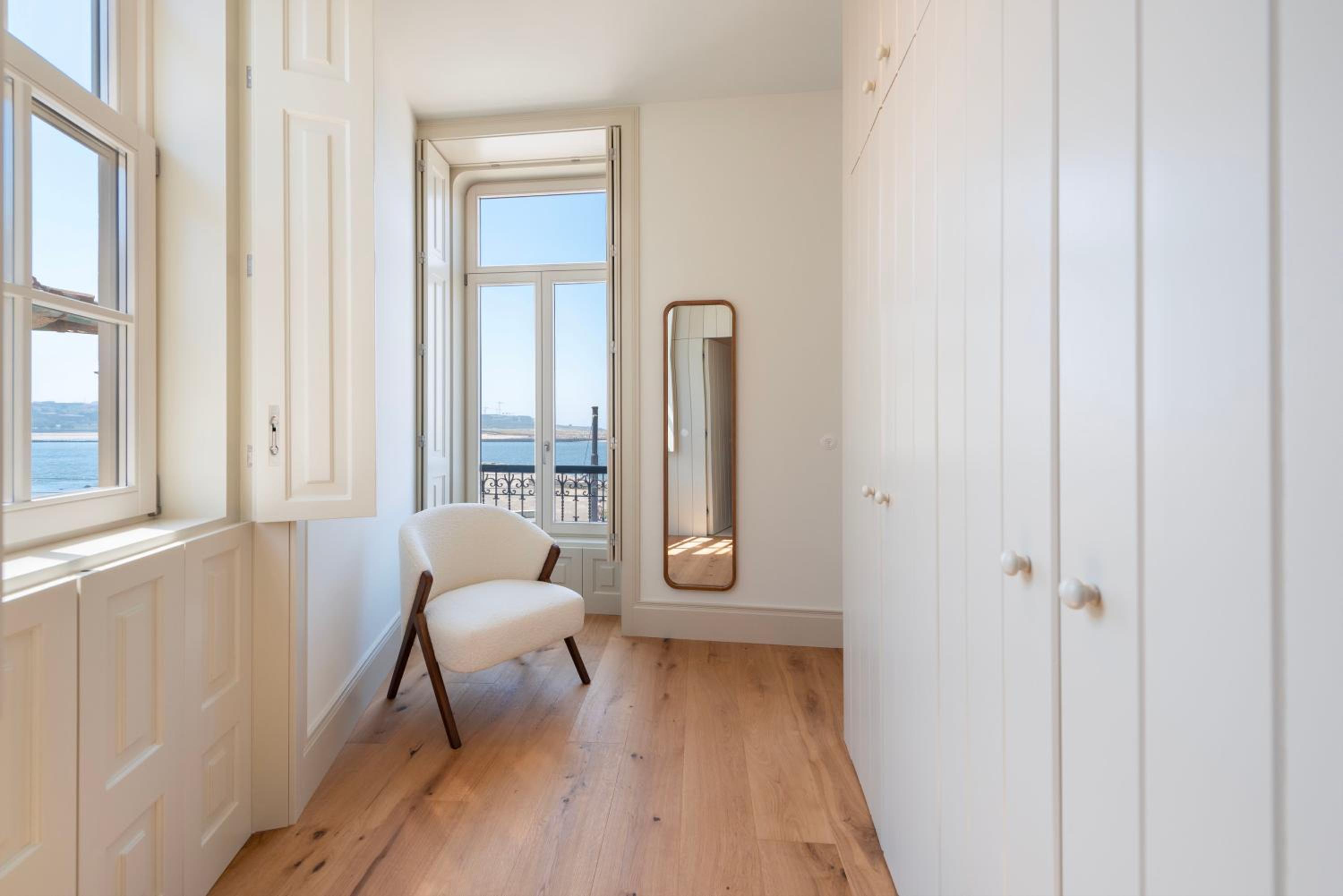 Oceanfront Villa Near Porto Historical Centre