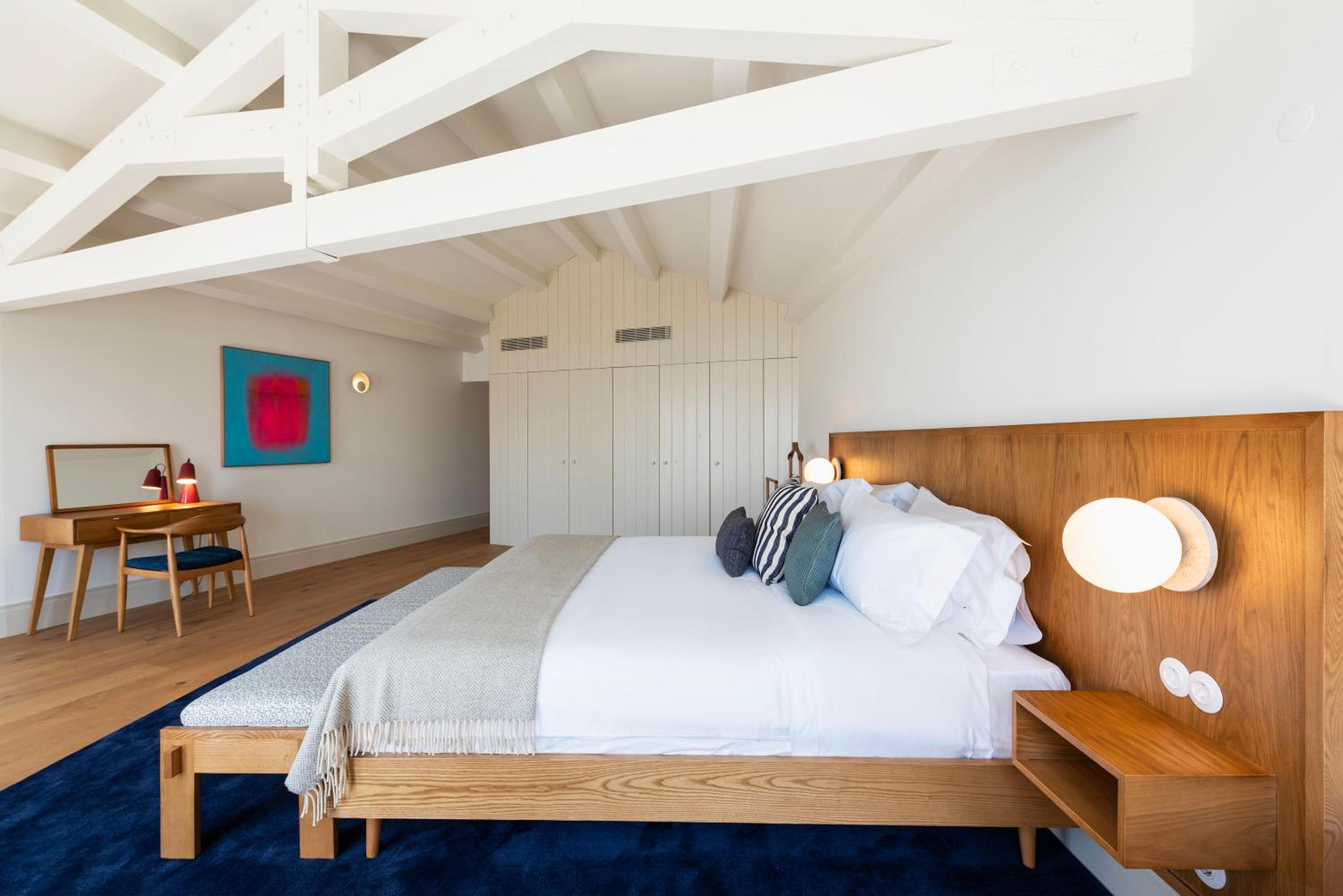 Oceanfront Villa Near Porto Historical Centre