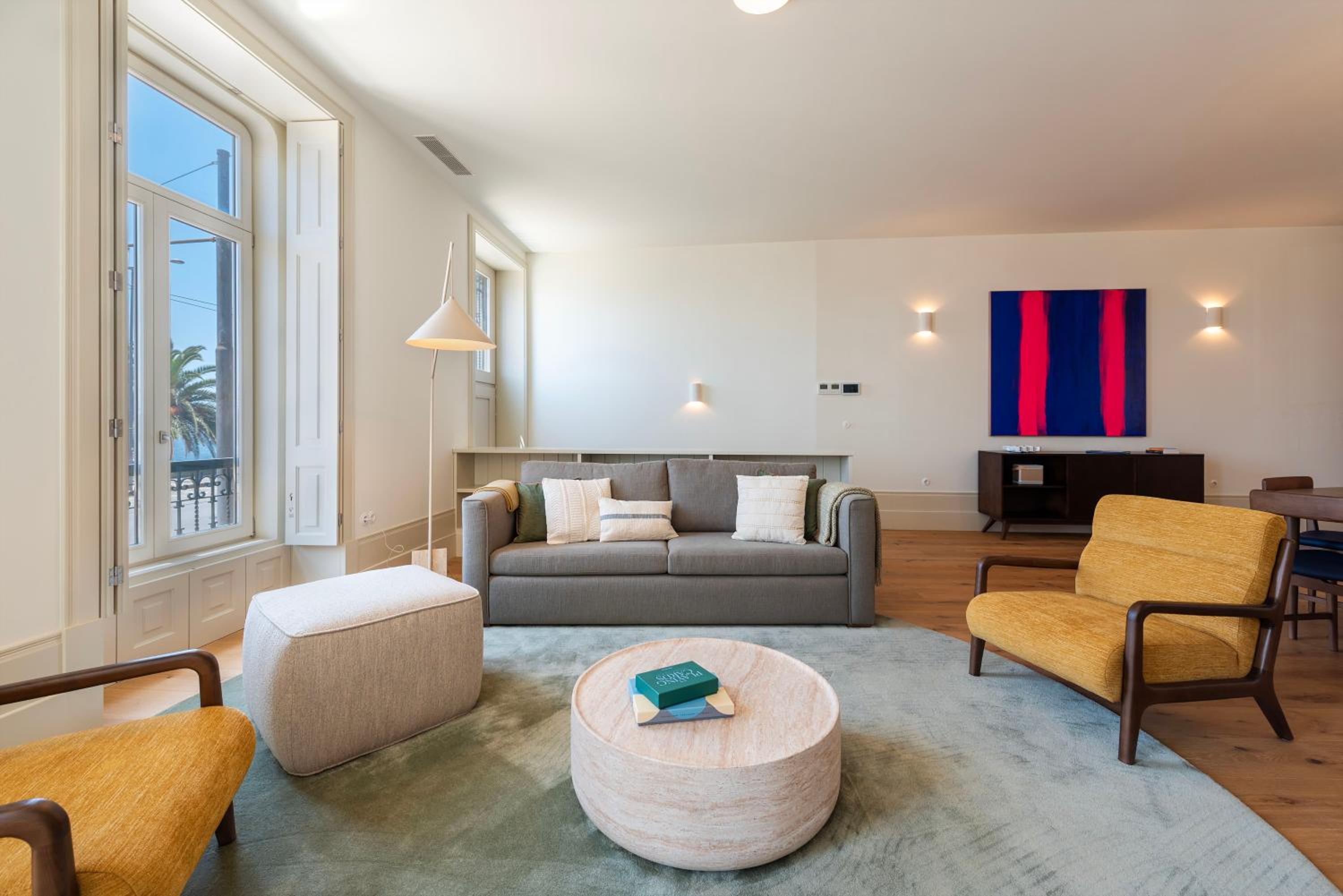 Oceanfront Villa Near Porto Historical Centre