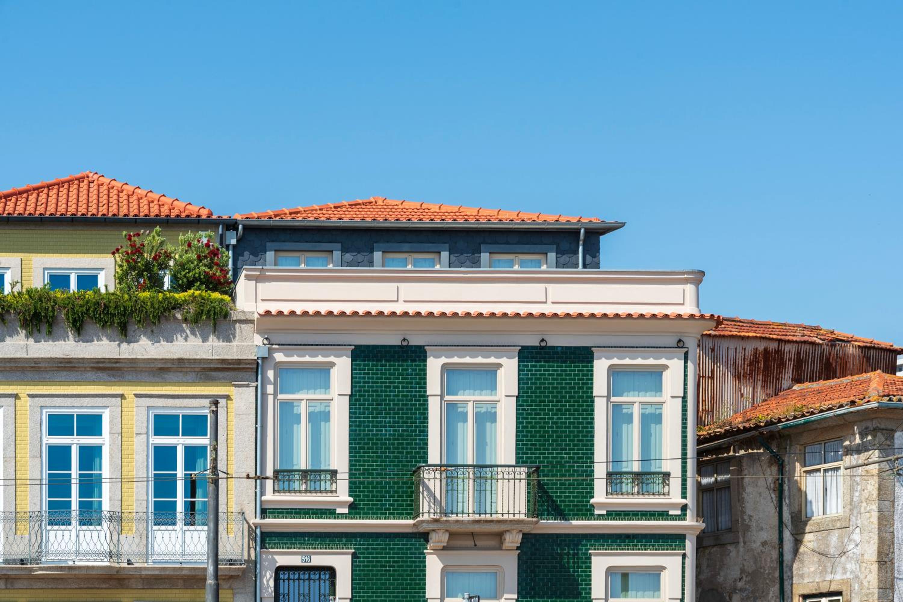 Oceanfront Villa Near Porto Historical Centre