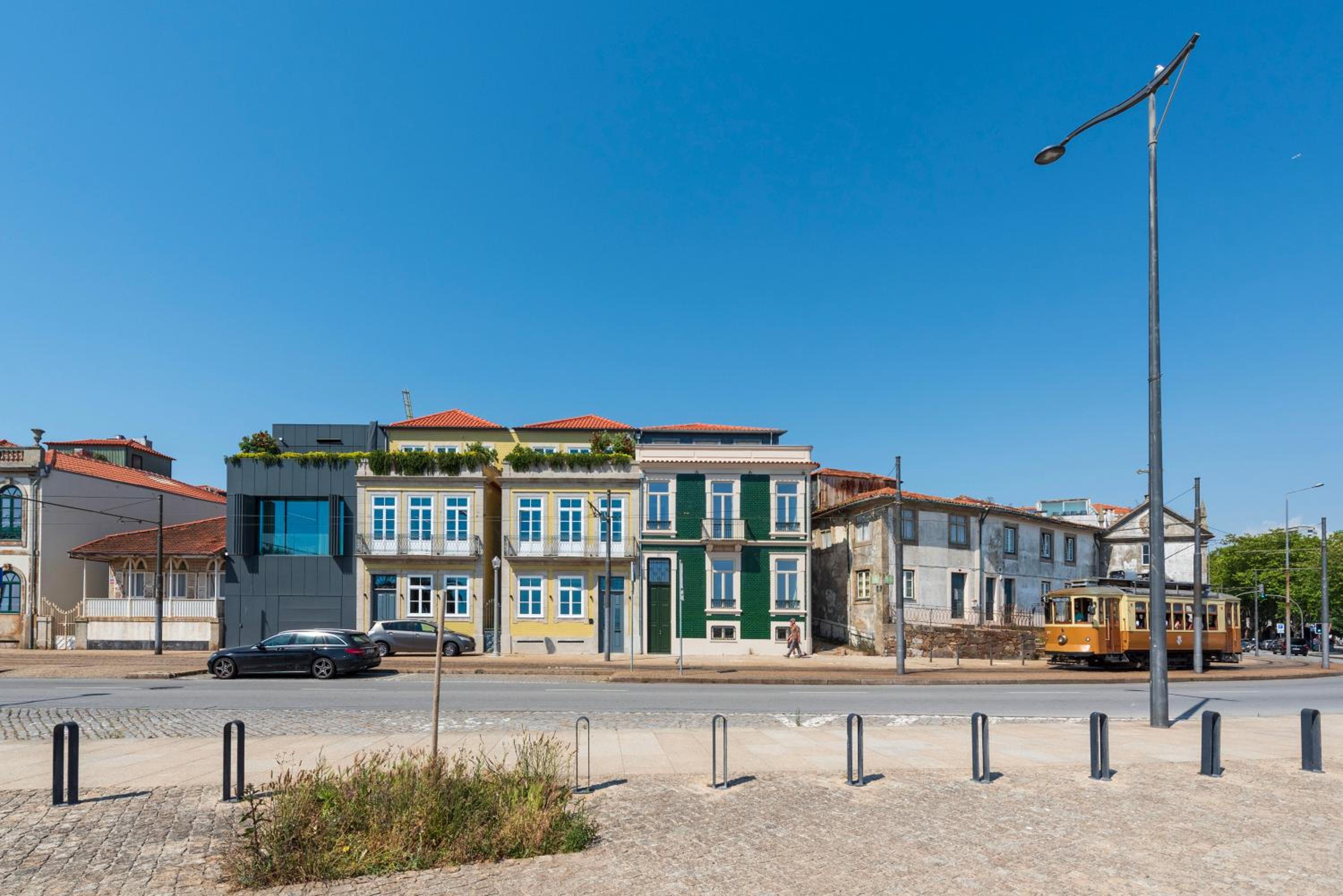 Oceanfront Villa Near Porto Historical Centre