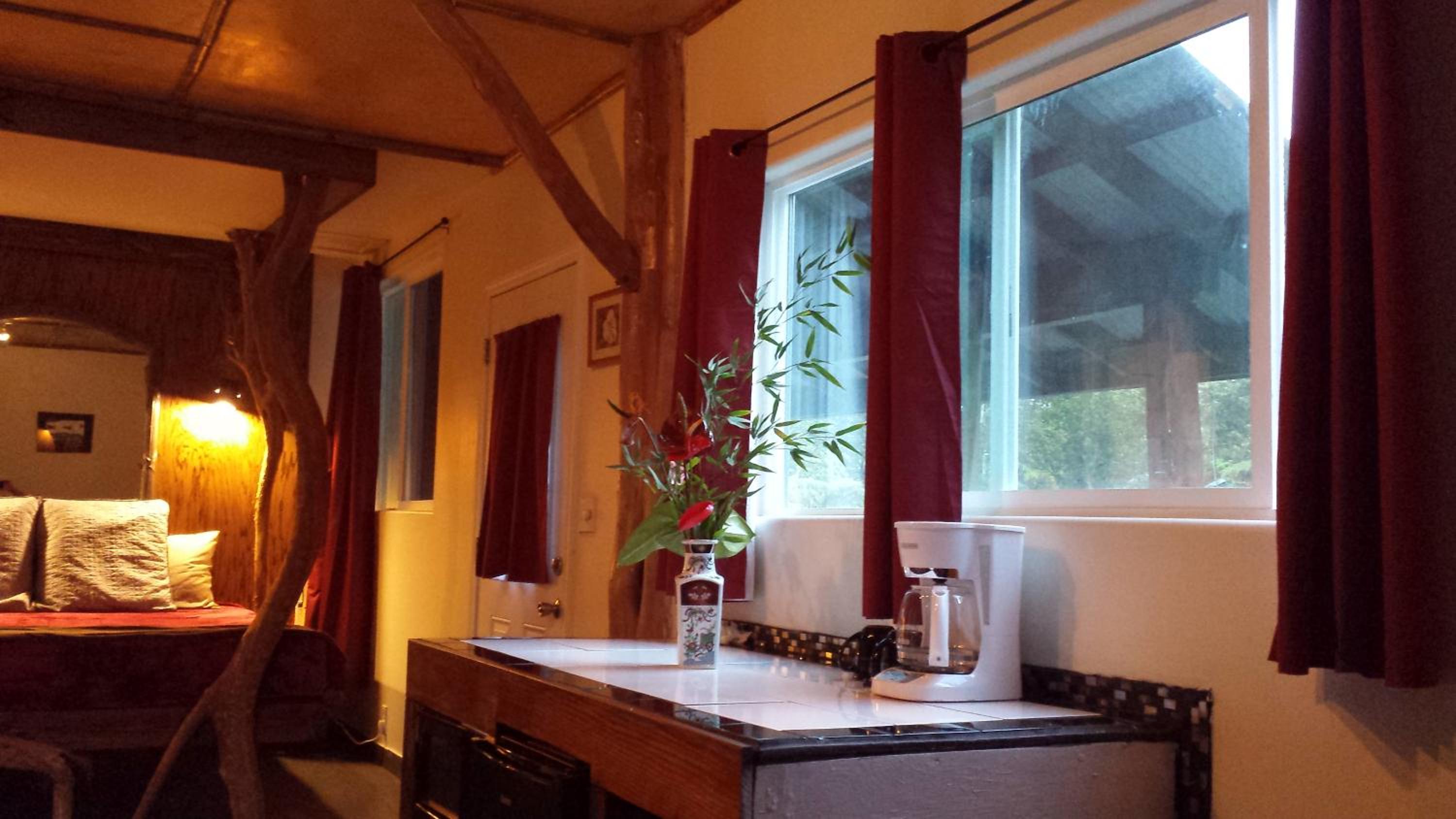 Aloha Crater Lodge