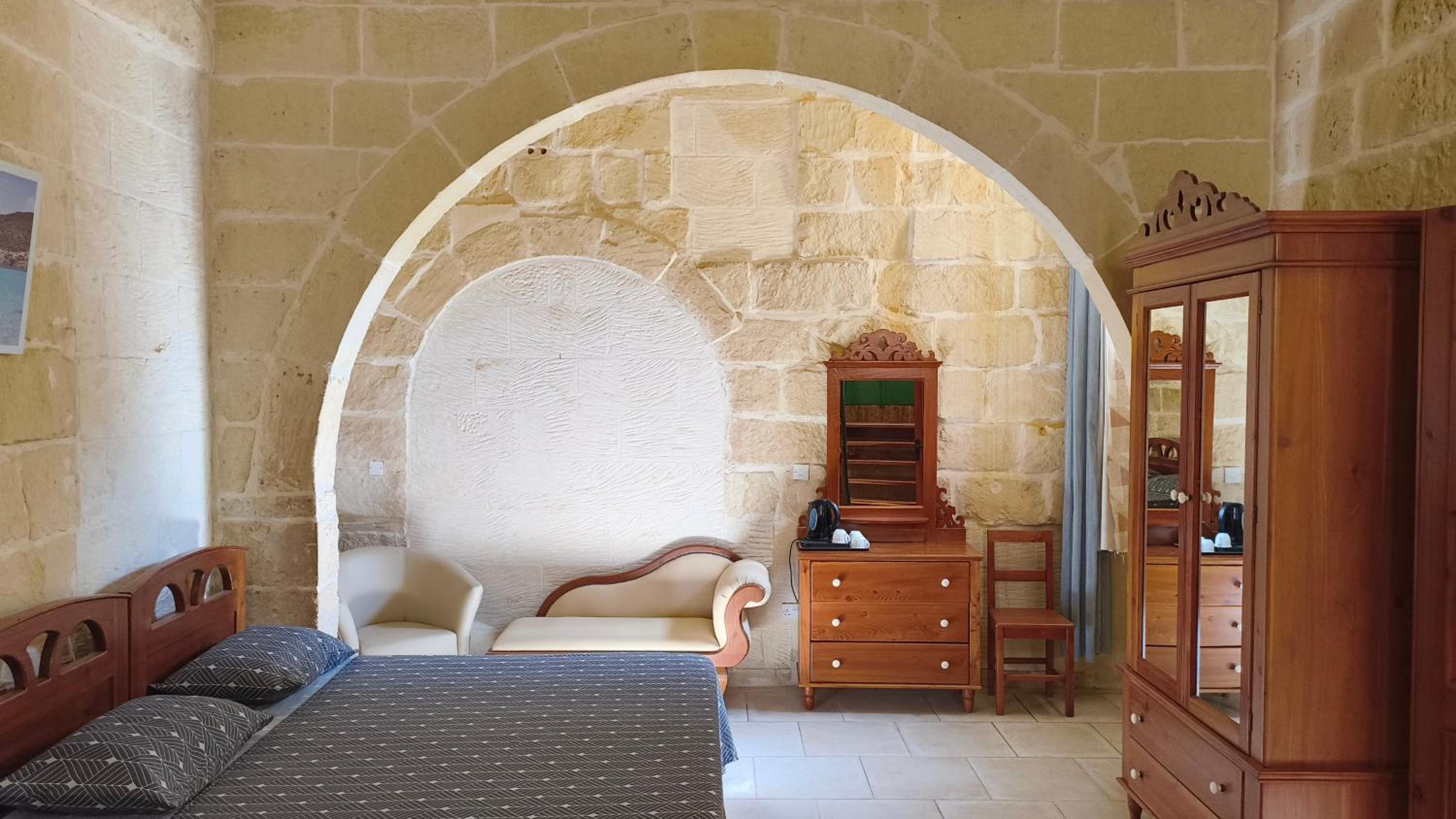Historic Farmhouse close to San Blass Beach with Courtyard, Kitchen Terrace and Rooftop Pool
