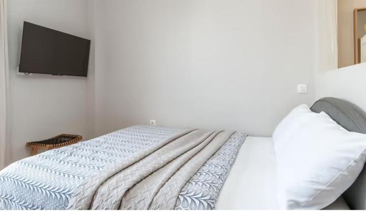 Meliti apartment kalamata Serenity and Luxury by the Sea