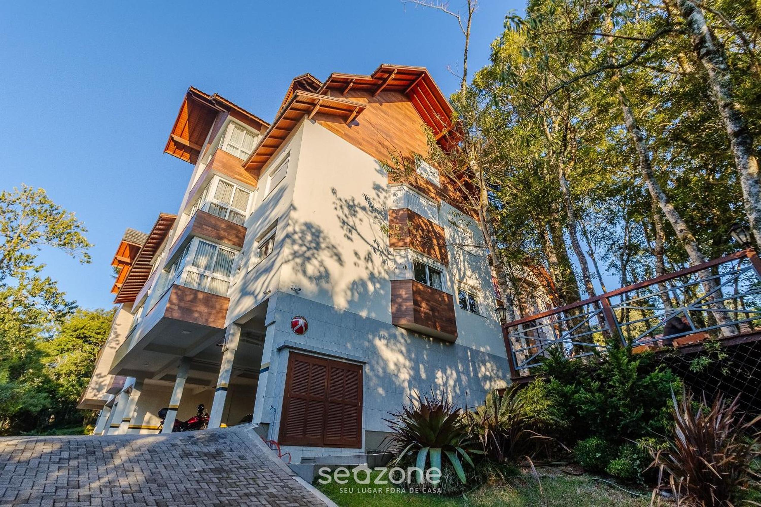 Apt w/ BBQ, 3 bedr, 700 m from Lago Negro ALT0402