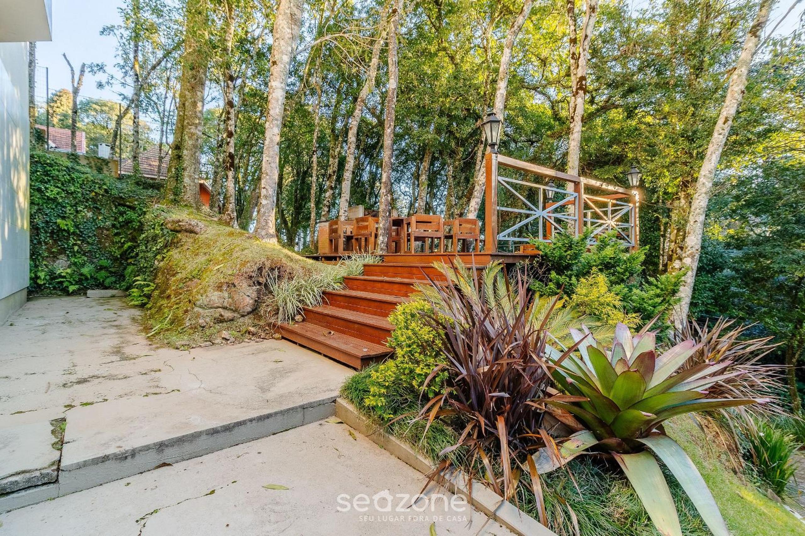 Apt w/ BBQ, 3 bedr, 700 m from Lago Negro ALT0402