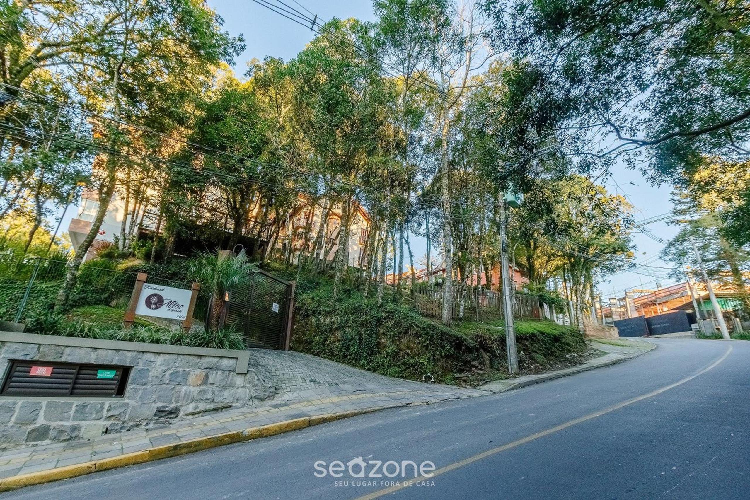 Apt w/ BBQ, 3 bedr, 700 m from Lago Negro ALT0402