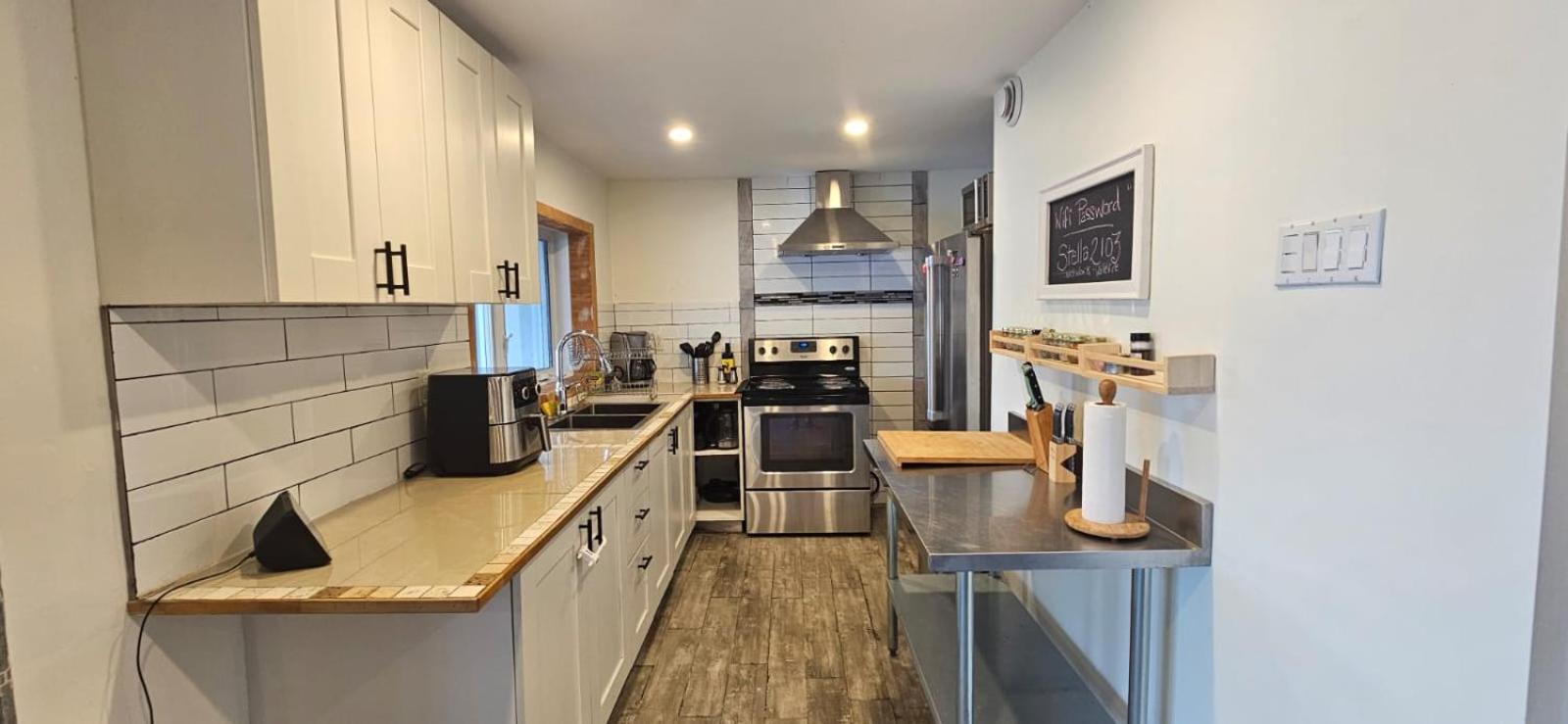 Lovely loft on the water, with free parking