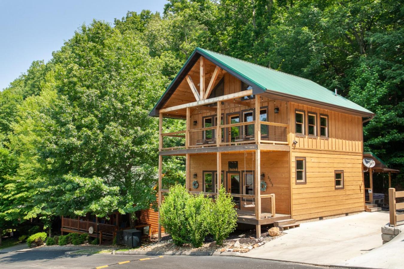 Smoky Ridge Hideaway Views Hot Tub Game Room
