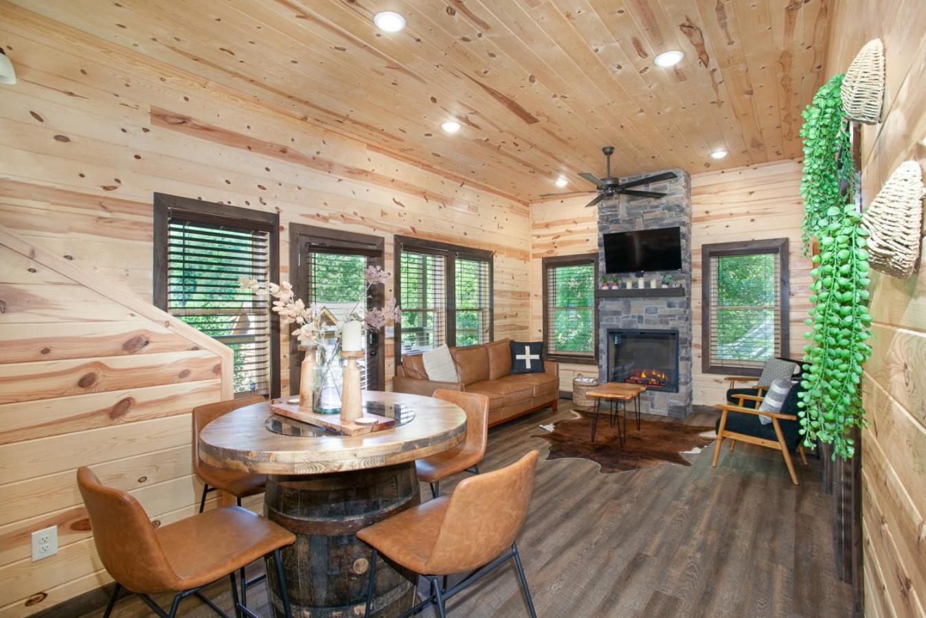 Smoky Ridge Hideaway Views Hot Tub Game Room