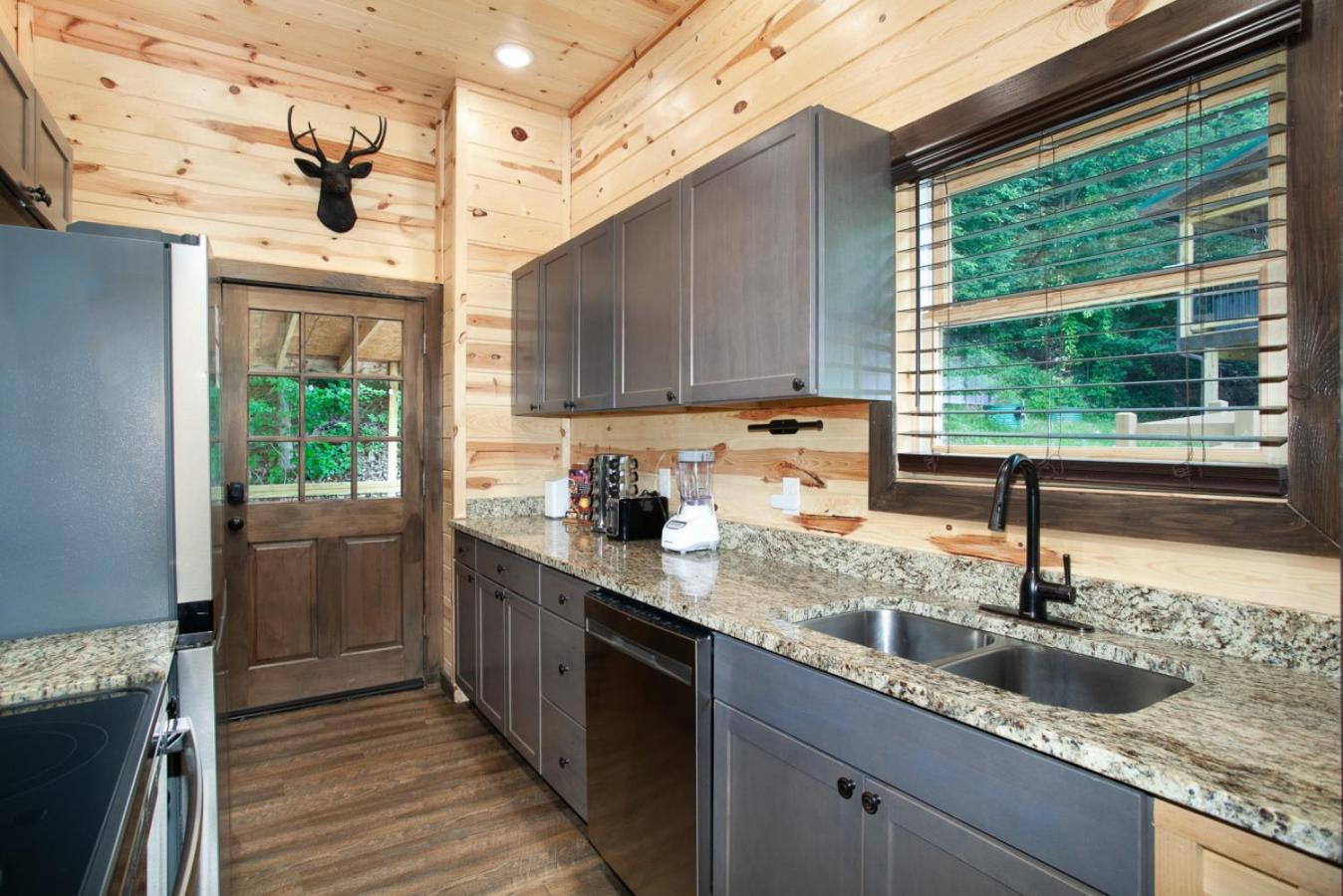 Smoky Ridge Hideaway Views Hot Tub Game Room