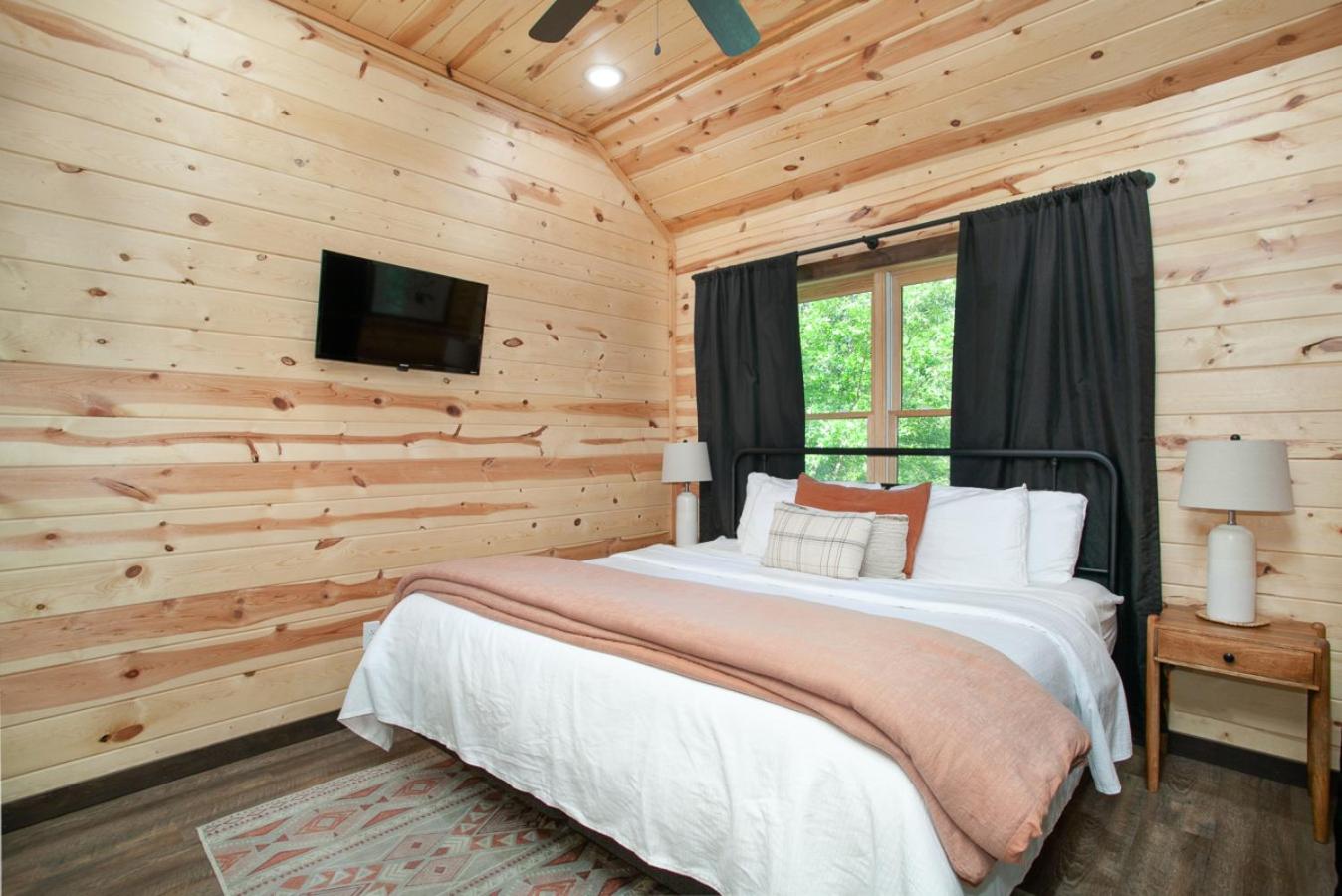 Smoky Ridge Hideaway Views Hot Tub Game Room
