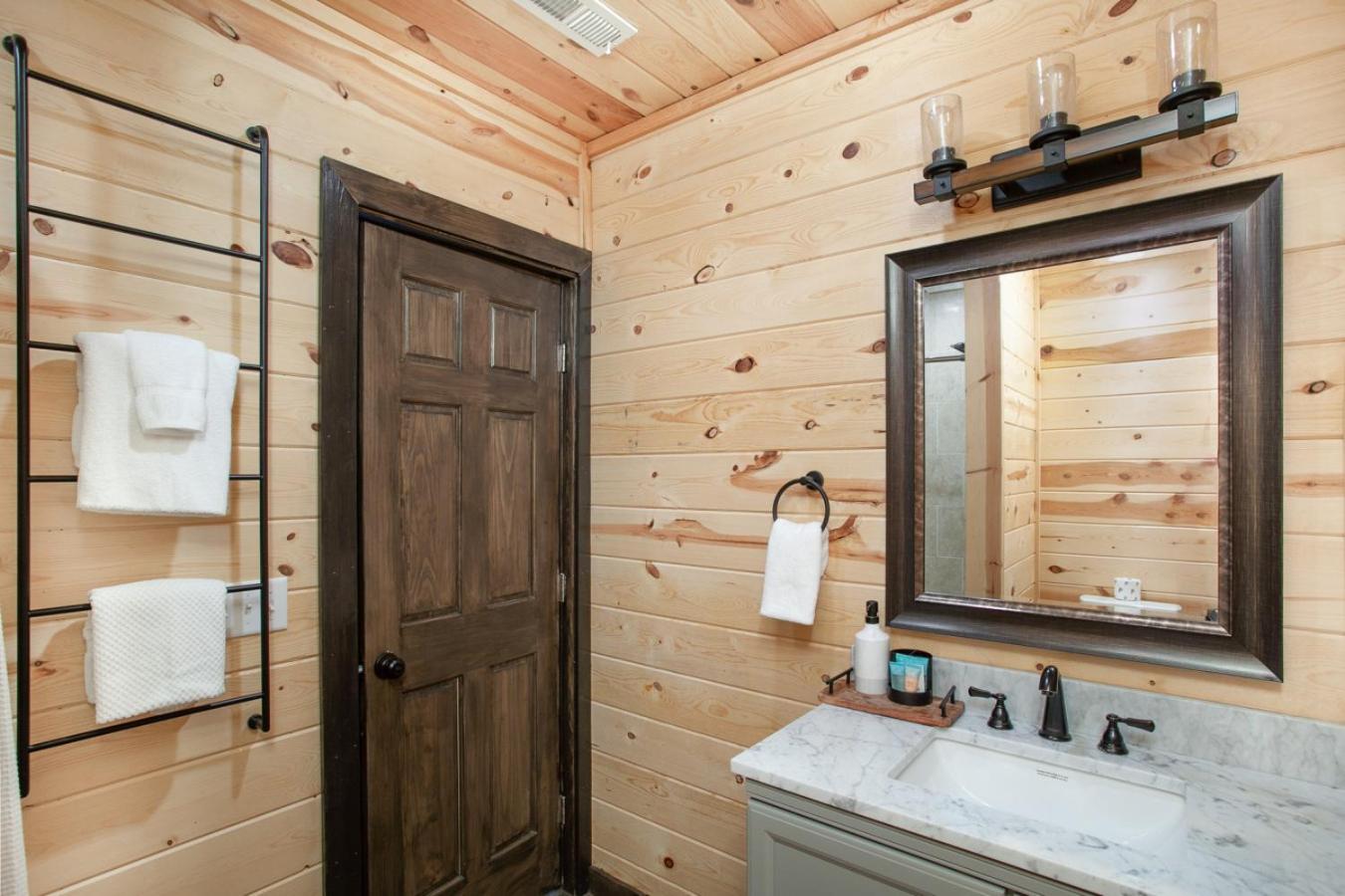 Smoky Ridge Hideaway Views Hot Tub Game Room