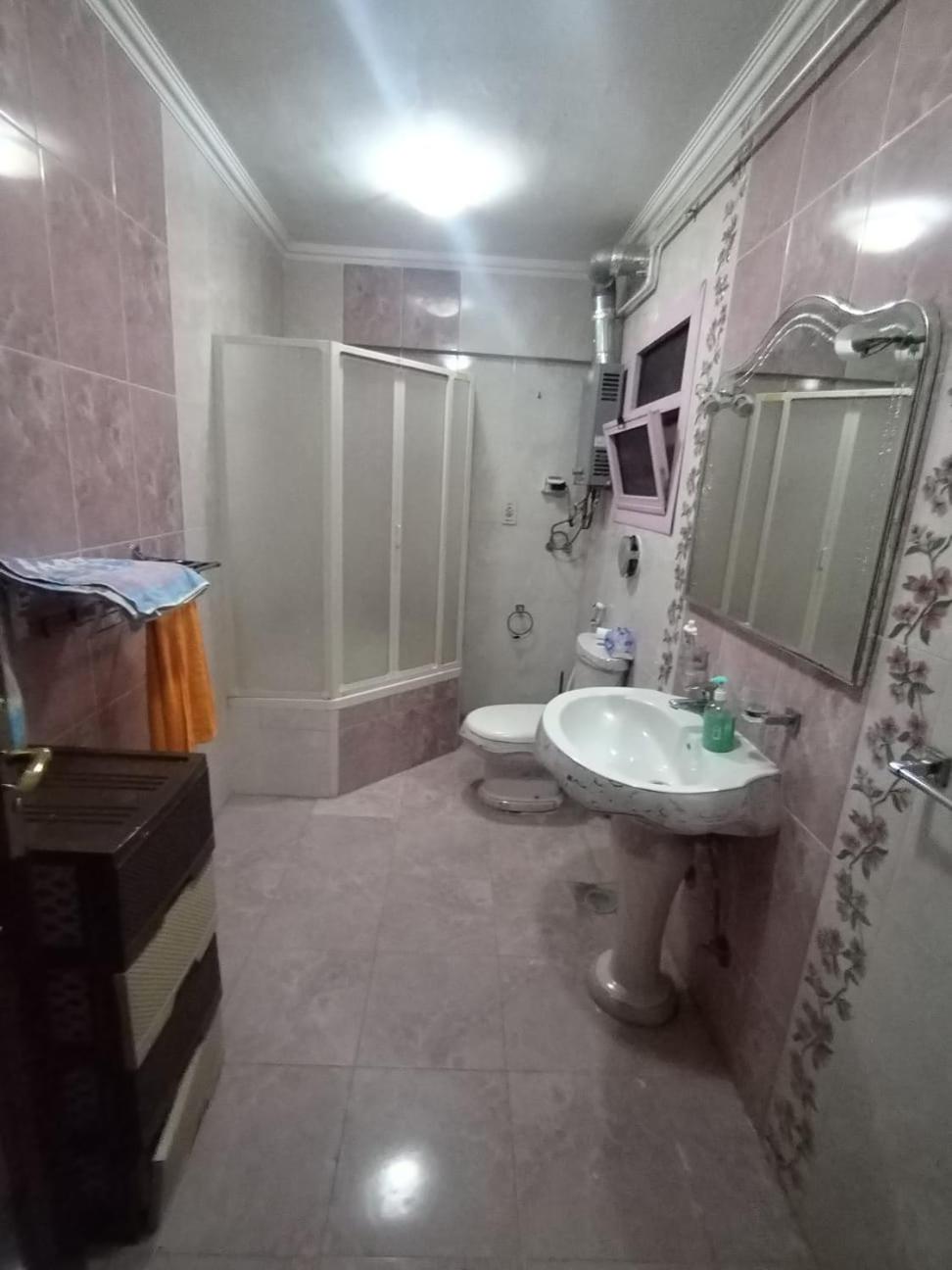Maadi Grand City Families only