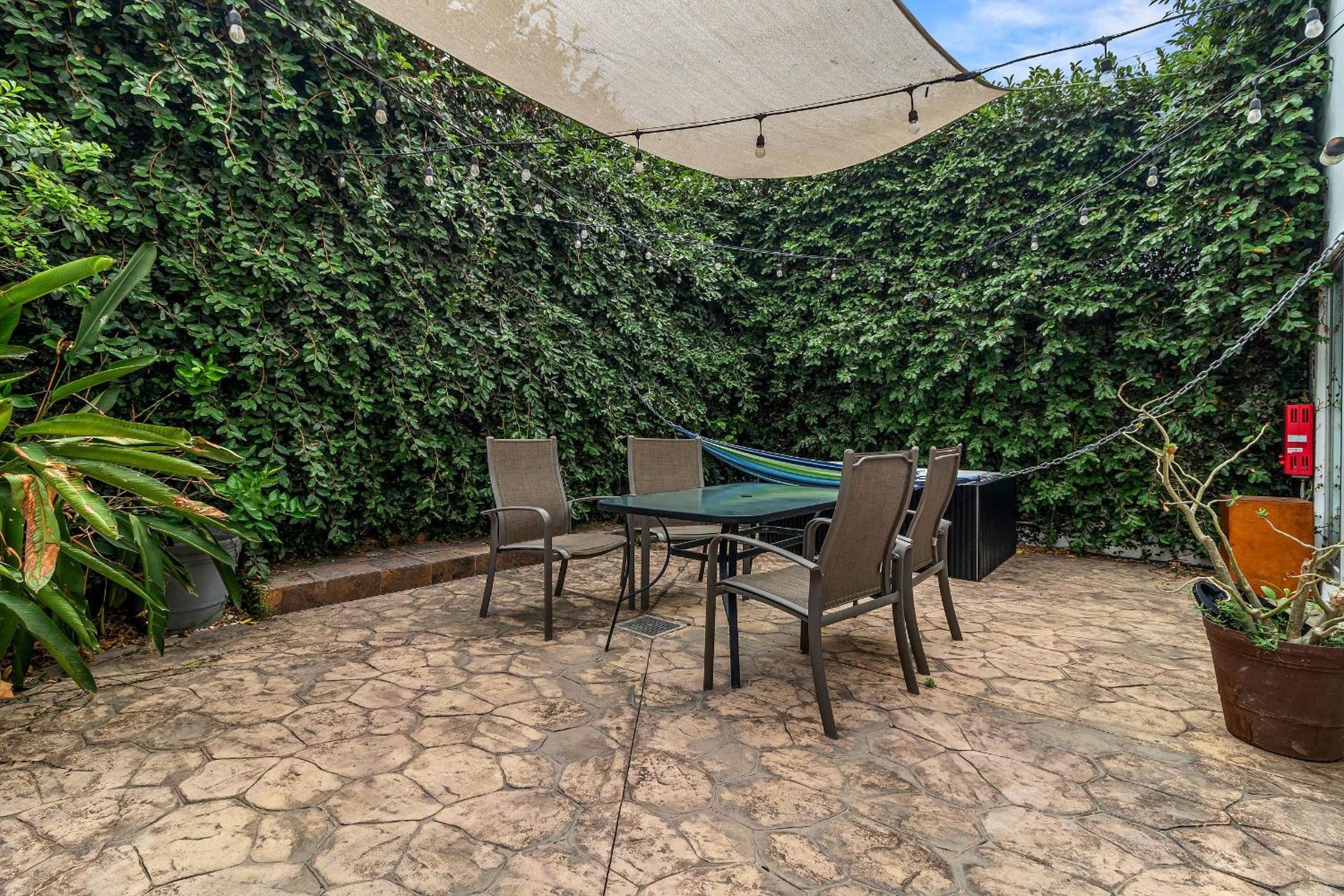 Casa Encanto - 3Bdr, 2.5bath w/Jacuzzi and Parking