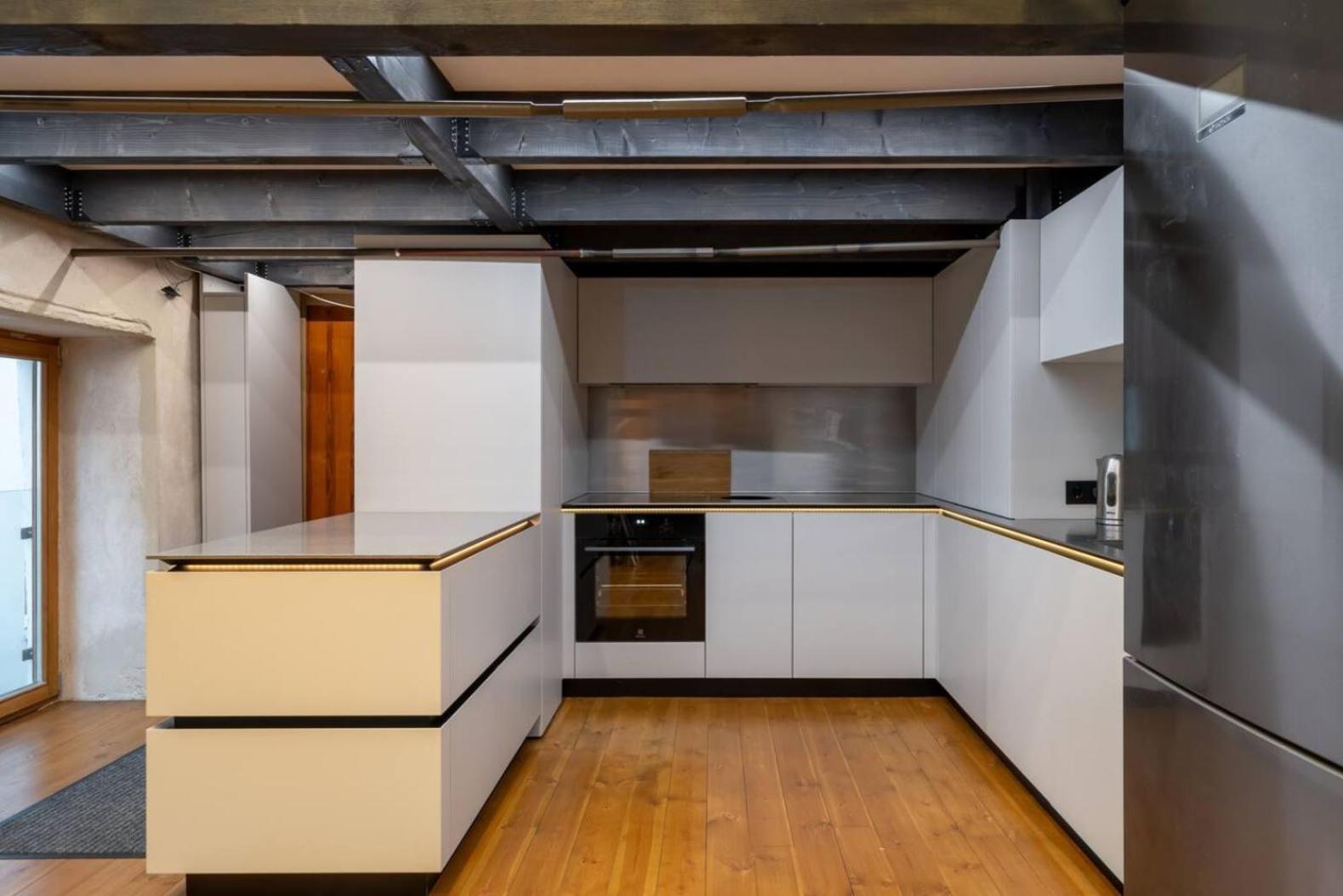 Old town Loft duplex, 24h7d self check in Loft