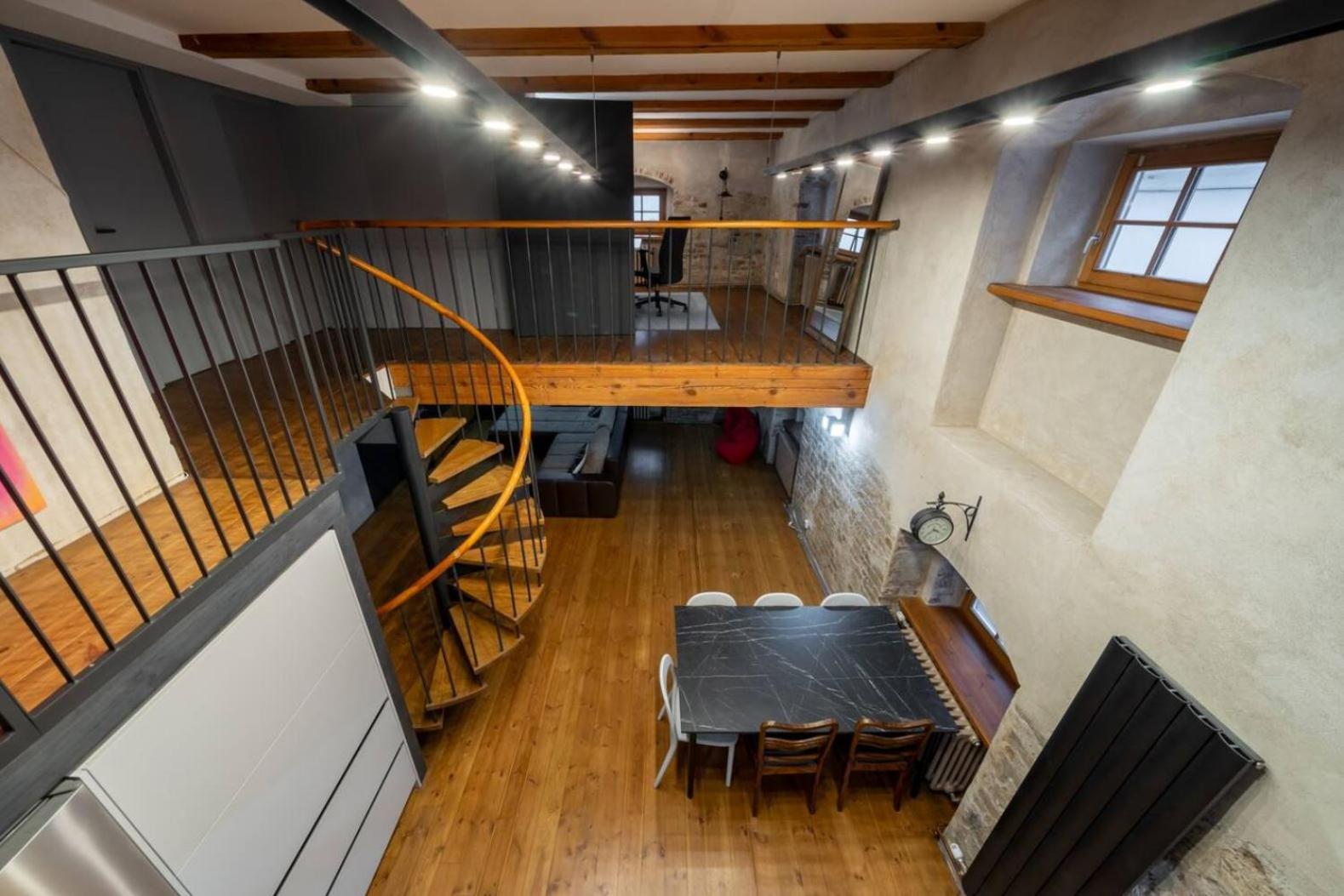 Old town Loft duplex, 24h7d self check in Loft