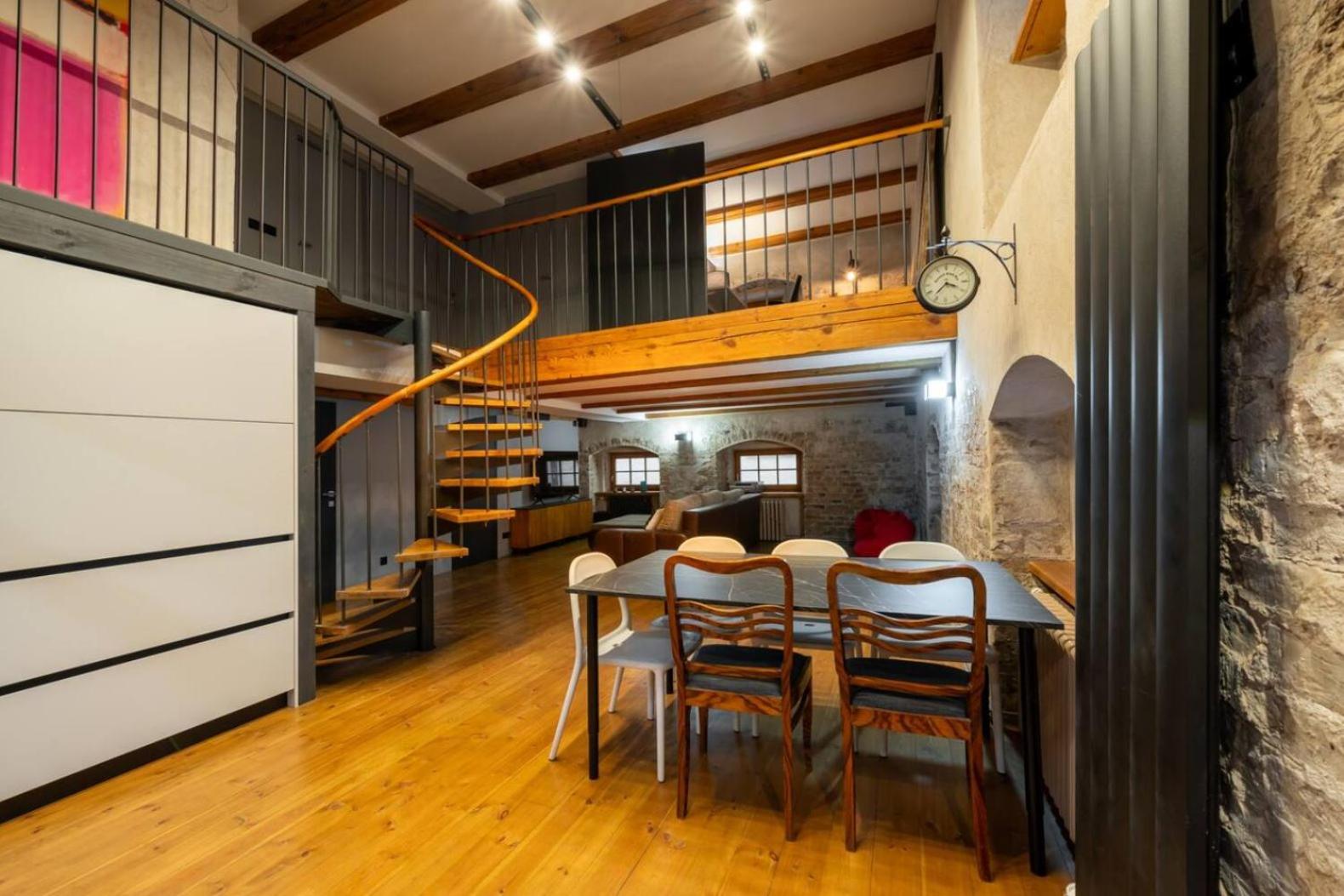 Old town Loft duplex, 24h7d self check in Loft
