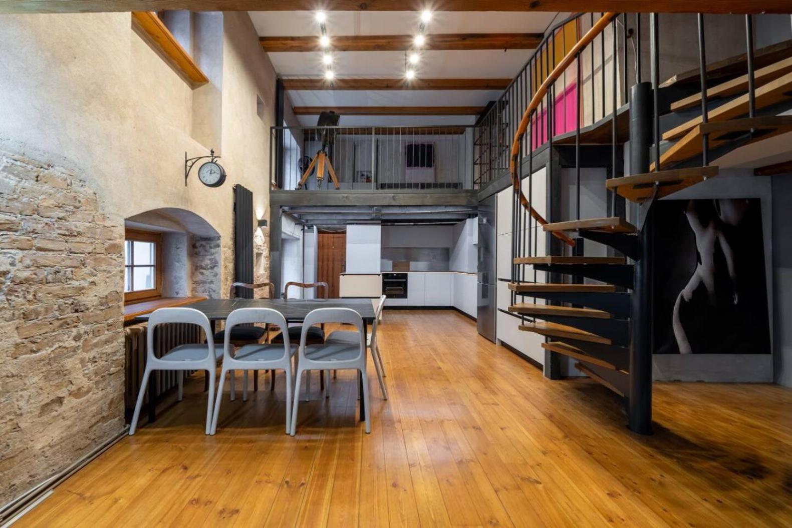 Old town Loft duplex, 24h7d self check in Loft