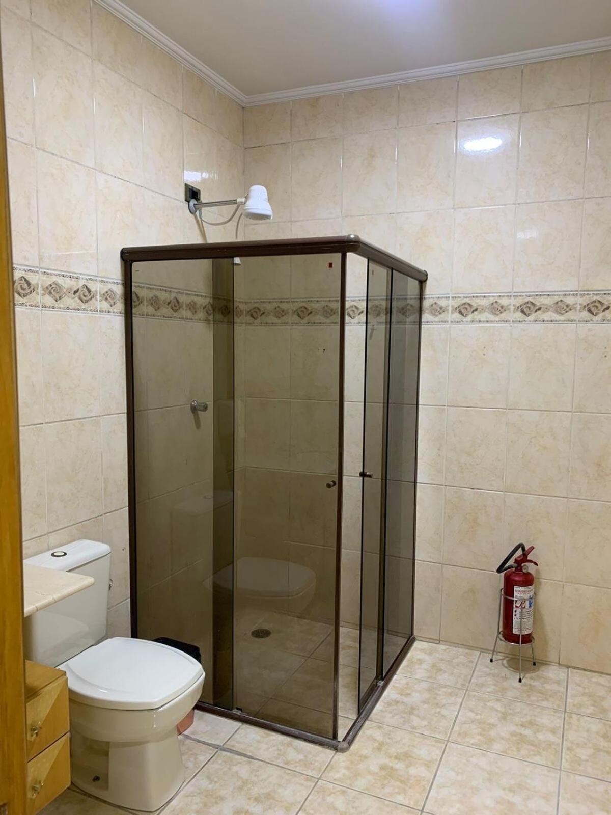 Quarto privativo 5 min metrô, próx 25 de março Piscina e churrasqueira