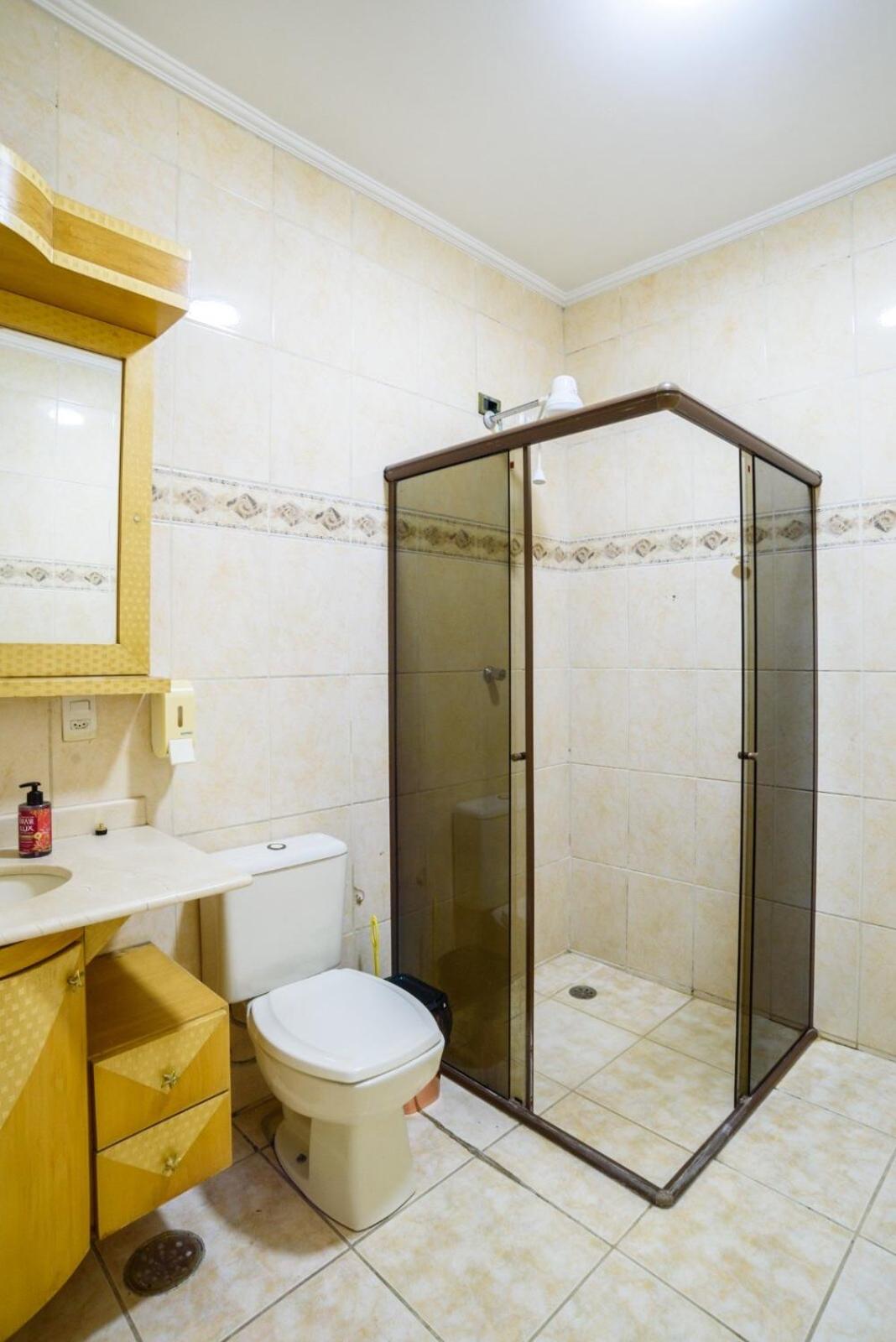 Quarto privativo 5 min metrô, próx 25 de março Piscina e churrasqueira
