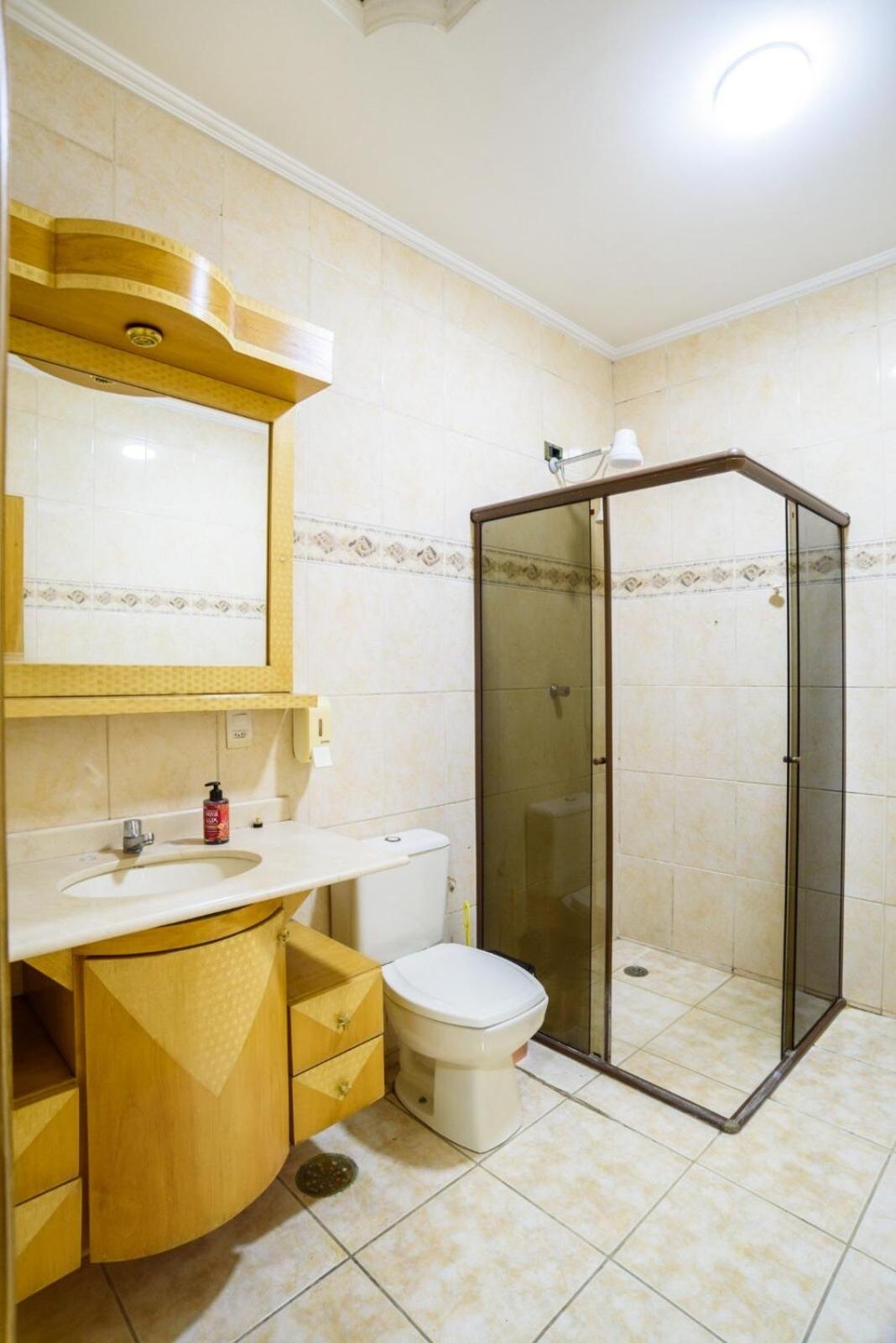 Quarto privativo 5 min metrô, próx 25 de março Piscina e churrasqueira
