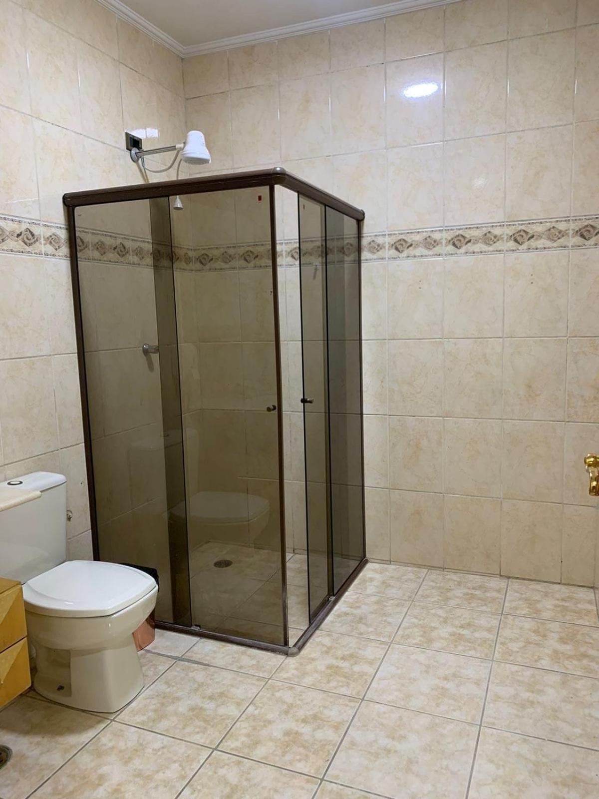 Quarto privativo 5 min metrô, próx 25 de março Piscina e churrasqueira