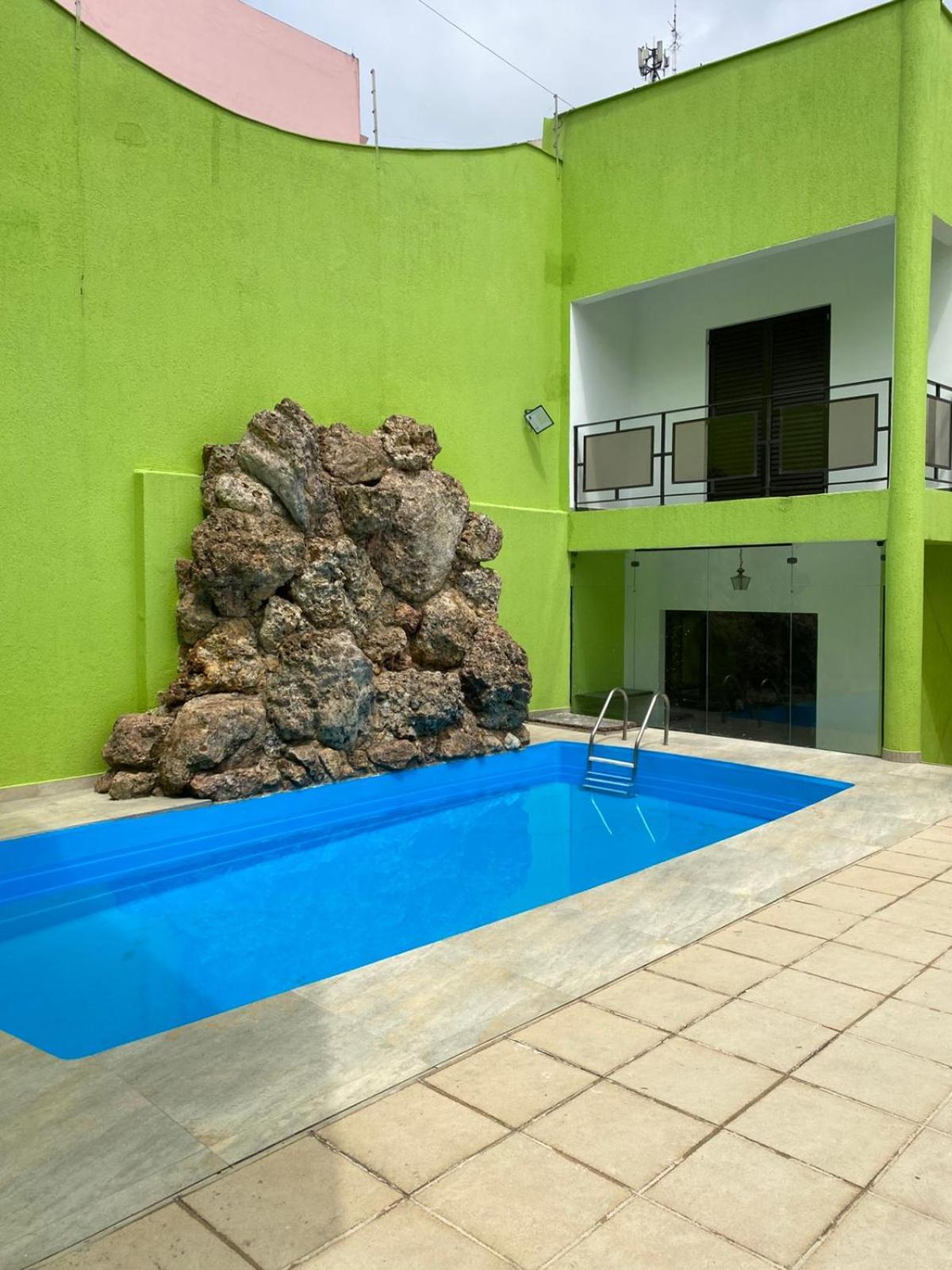 Quarto privativo 5 min metrô, próx 25 de março Piscina e churrasqueira
