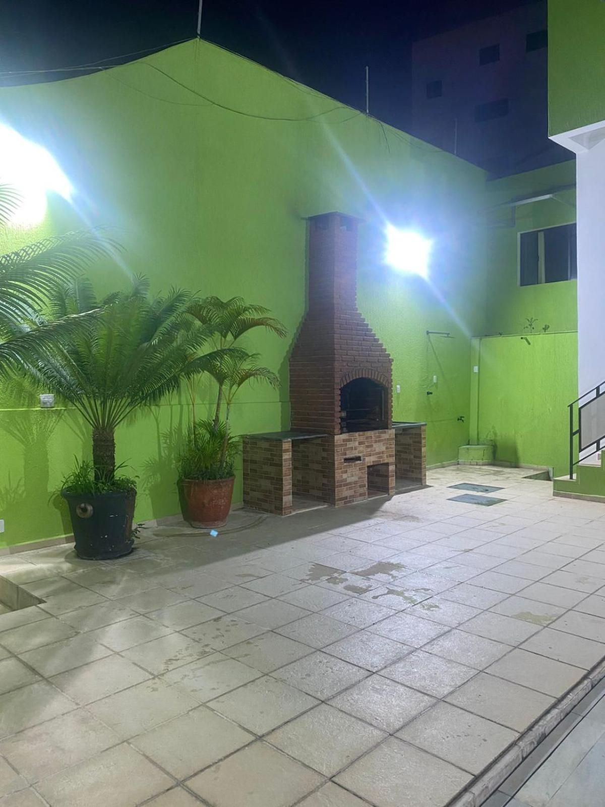 Quarto privativo 5 min metrô, próx 25 de março Piscina e churrasqueira