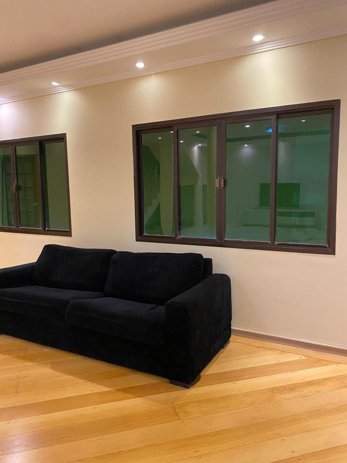 Quarto privativo 5 min metrô, próx 25 de março Piscina e churrasqueira